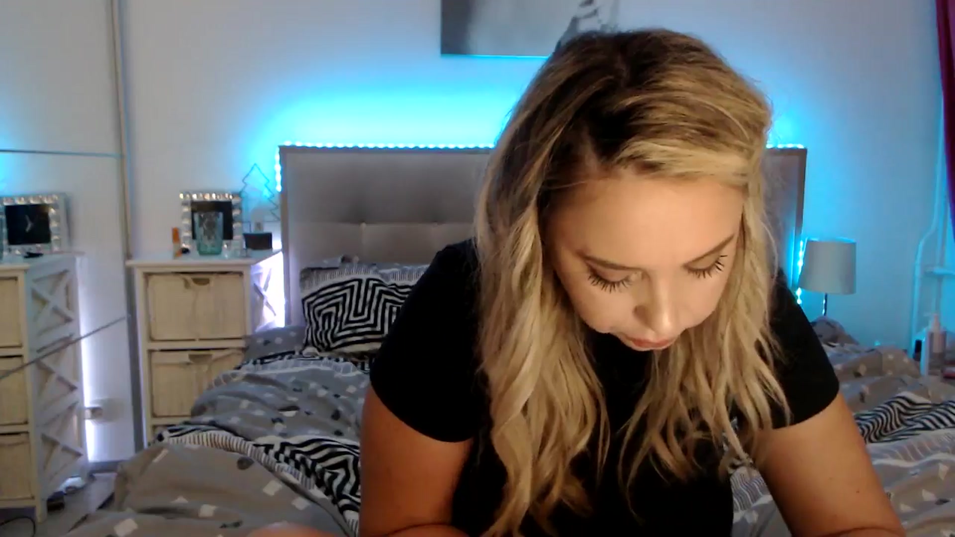 Gallery image thumbnail from CrinnaMania's myfreecams stream on, 09/23/2025, 10:47 image 12 of 20