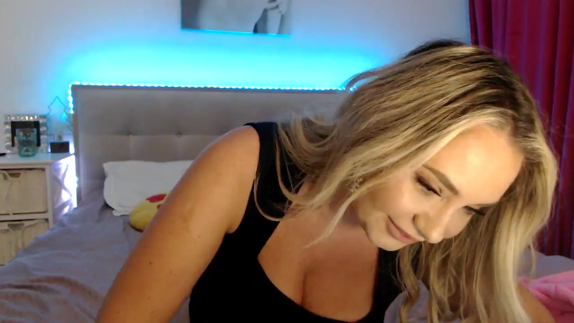 Gallery image thumbnail from CrinnaMania's myfreecams stream on, 09/25/2025, 09:10 image 13 of 20