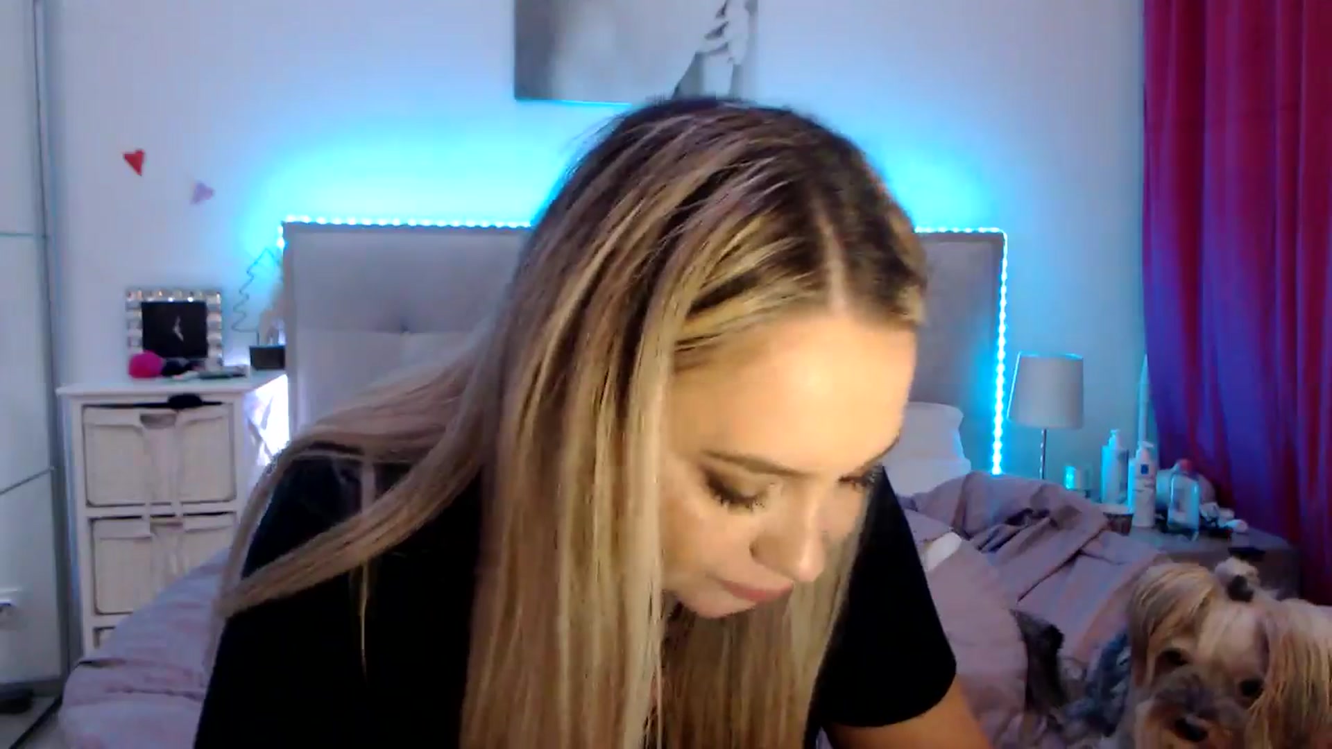 Gallery image thumbnail from CrinnaMania's myfreecams stream on, 10/11/2025, 22:19 image 15 of 20