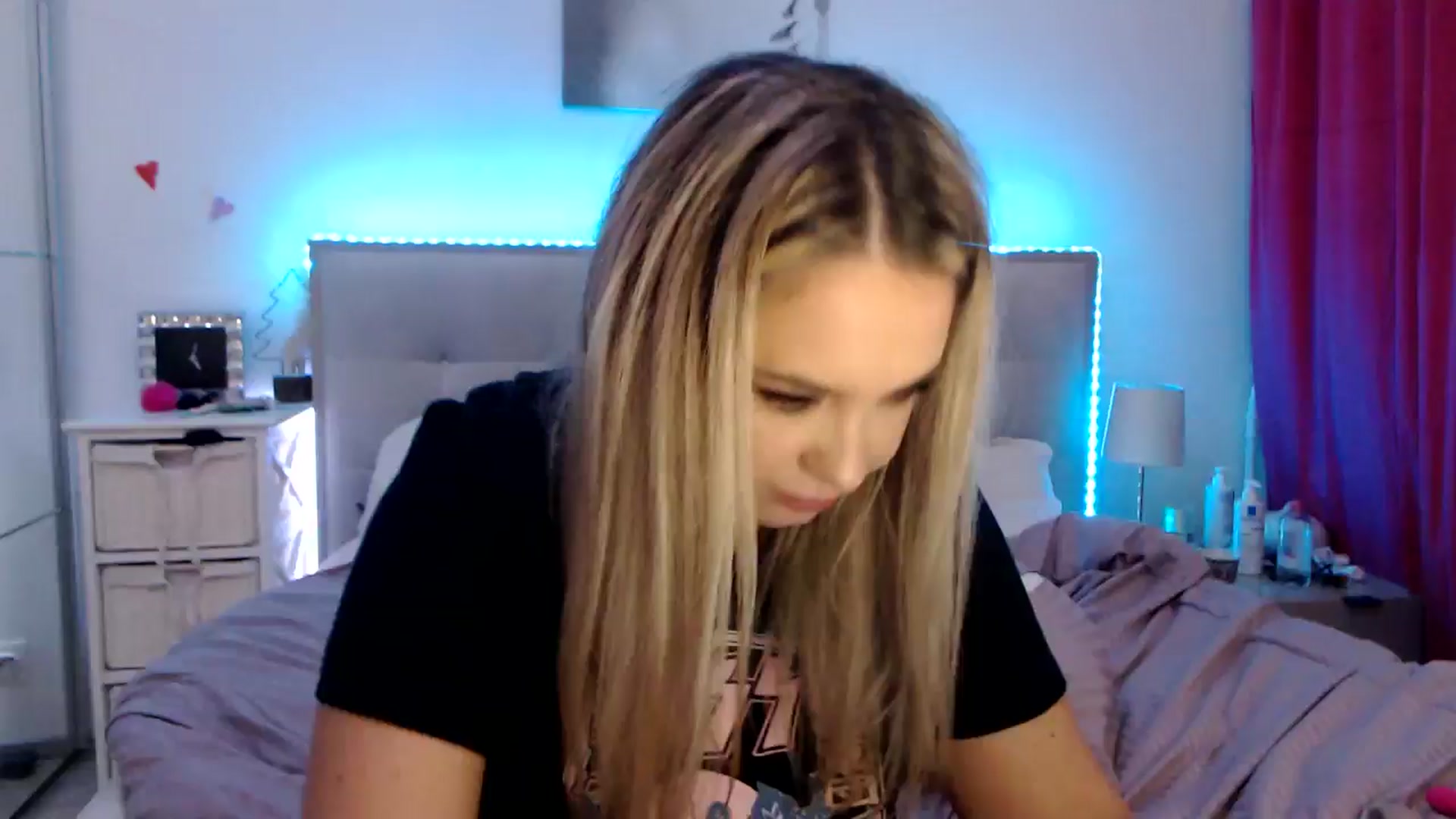 Gallery image thumbnail from CrinnaMania's myfreecams stream on, 10/11/2025, 22:19 image 19 of 20