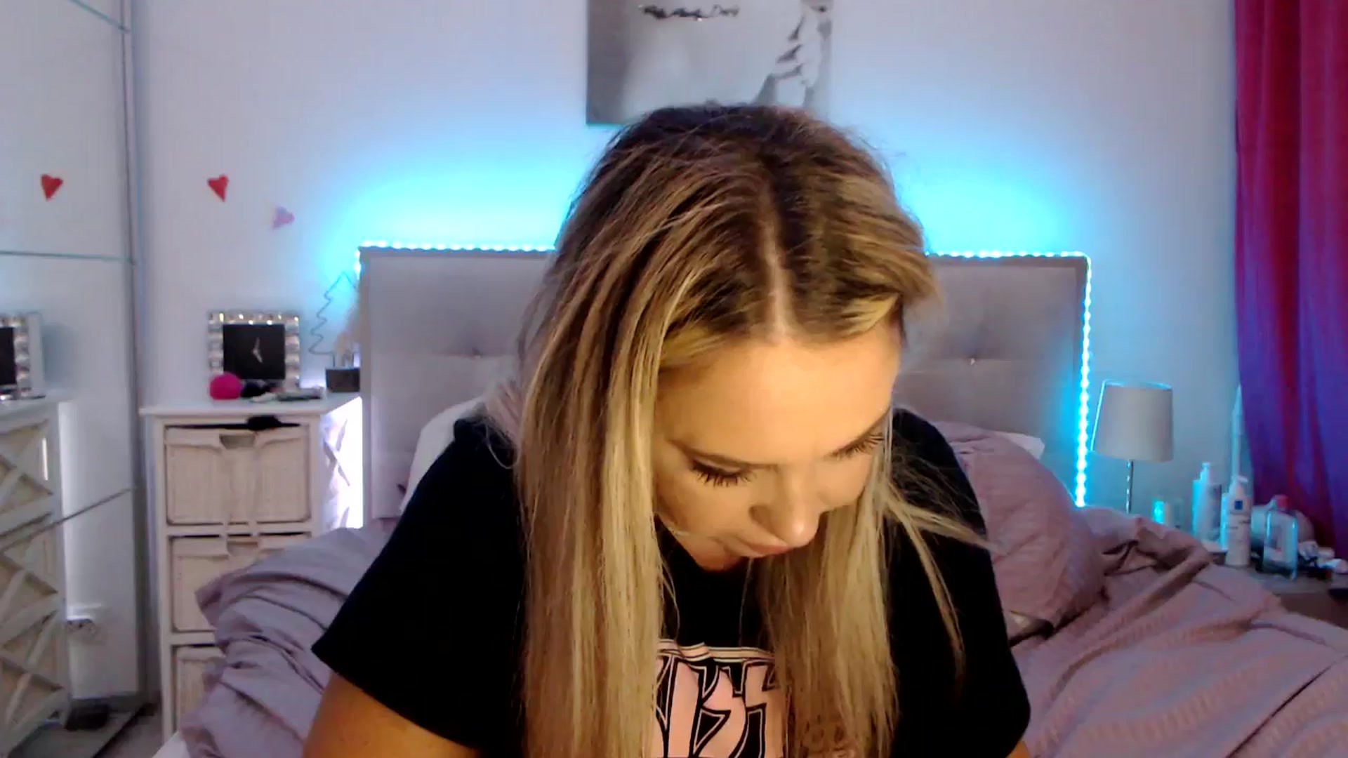 Gallery image thumbnail from CrinnaMania's myfreecams stream on, 10/11/2025, 22:19 image 2 of 20