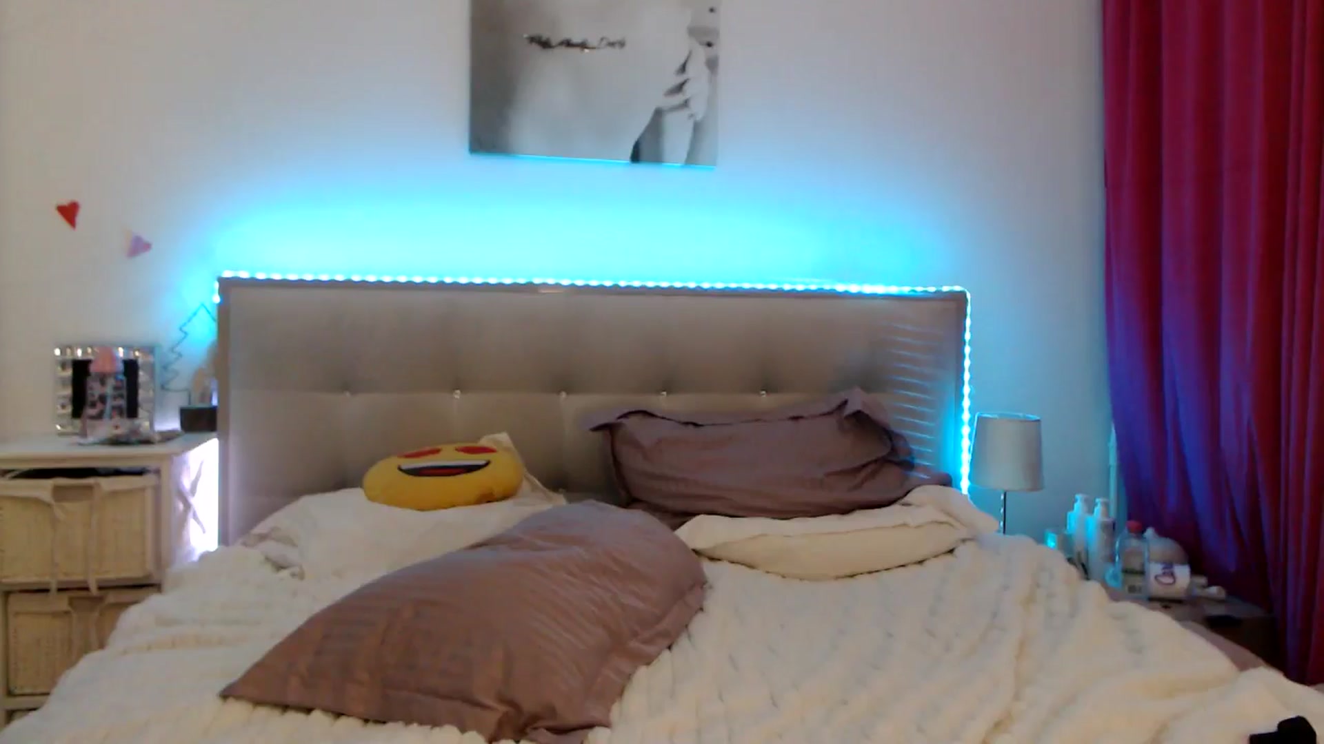 Gallery image thumbnail from CrinnaMania's myfreecams stream on, 10/14/2025, 10:42 image 18 of 20