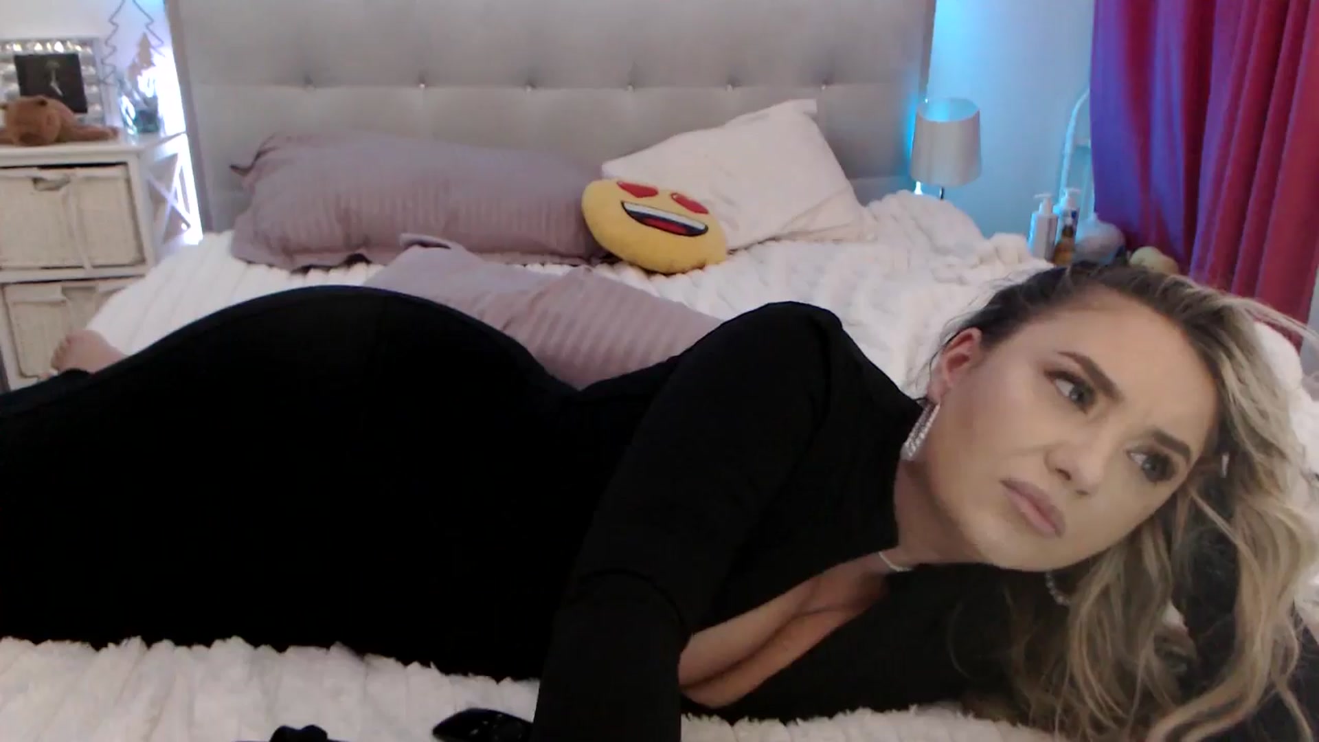 Gallery image thumbnail from CrinnaMania's myfreecams stream on, 10/20/2025, 10:09 image 6 of 20