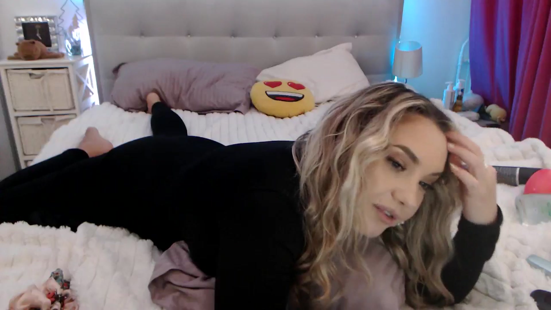 Gallery image thumbnail from CrinnaMania's myfreecams stream on, 10/20/2025, 10:09 image 17 of 20