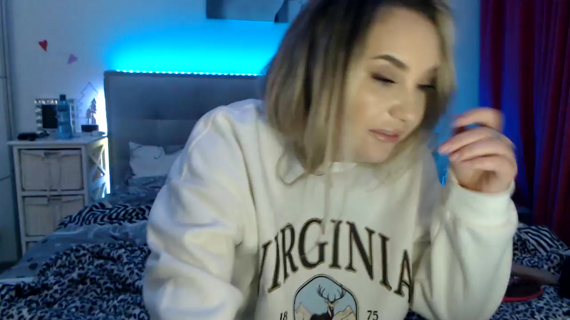 Gallery image thumbnail from CrinnaMania's myfreecams stream on, 10/27/2025, 12:59 image 20 of 20