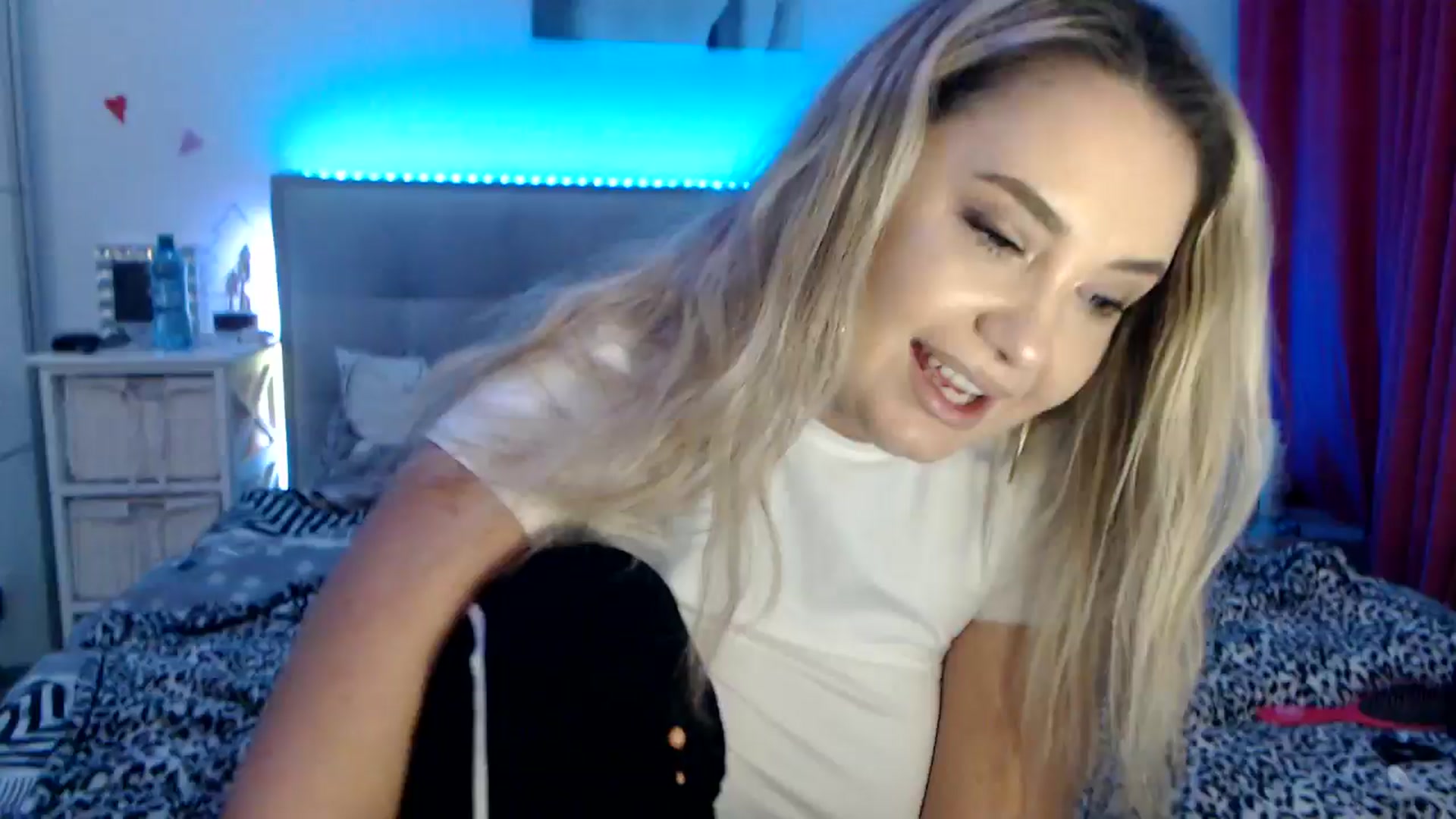 Gallery image thumbnail from CrinnaMania's myfreecams stream on, 10/27/2025, 12:59 image 3 of 20