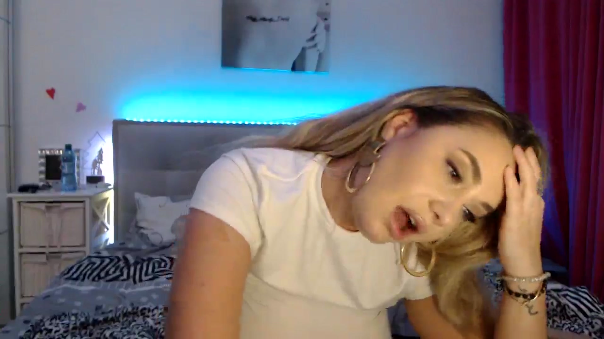 Gallery image thumbnail from CrinnaMania's myfreecams stream on, 10/27/2025, 12:59 image 19 of 20