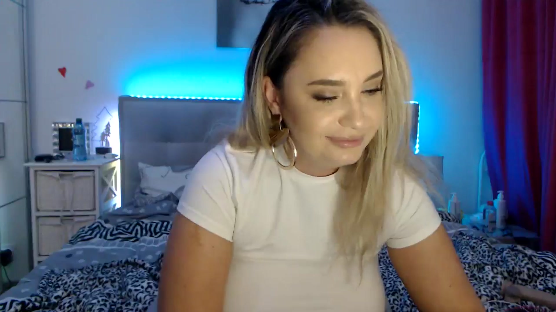 Gallery image thumbnail from CrinnaMania's myfreecams stream on, 10/27/2025, 12:59 image 13 of 20