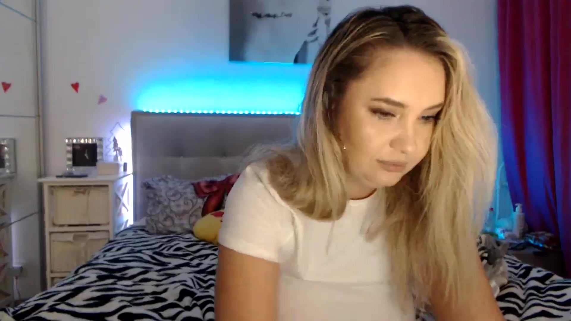 Gallery image thumbnail from CrinnaMania's myfreecams stream on, 10/29/2025, 11:43 image 19 of 20