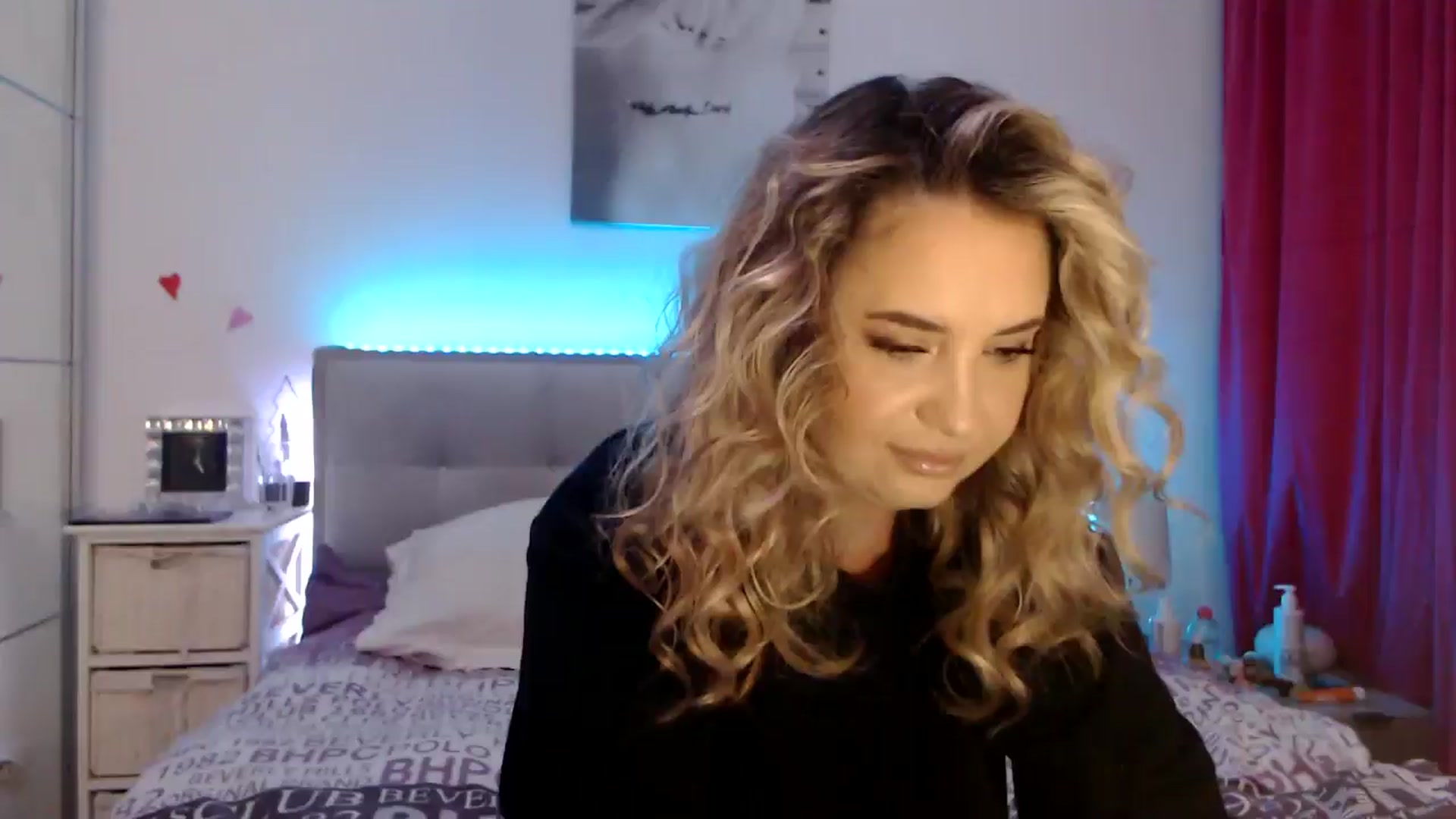 Gallery image thumbnail from CrinnaMania's myfreecams stream on, 11/07/2025, 12:11 image 1 of 20