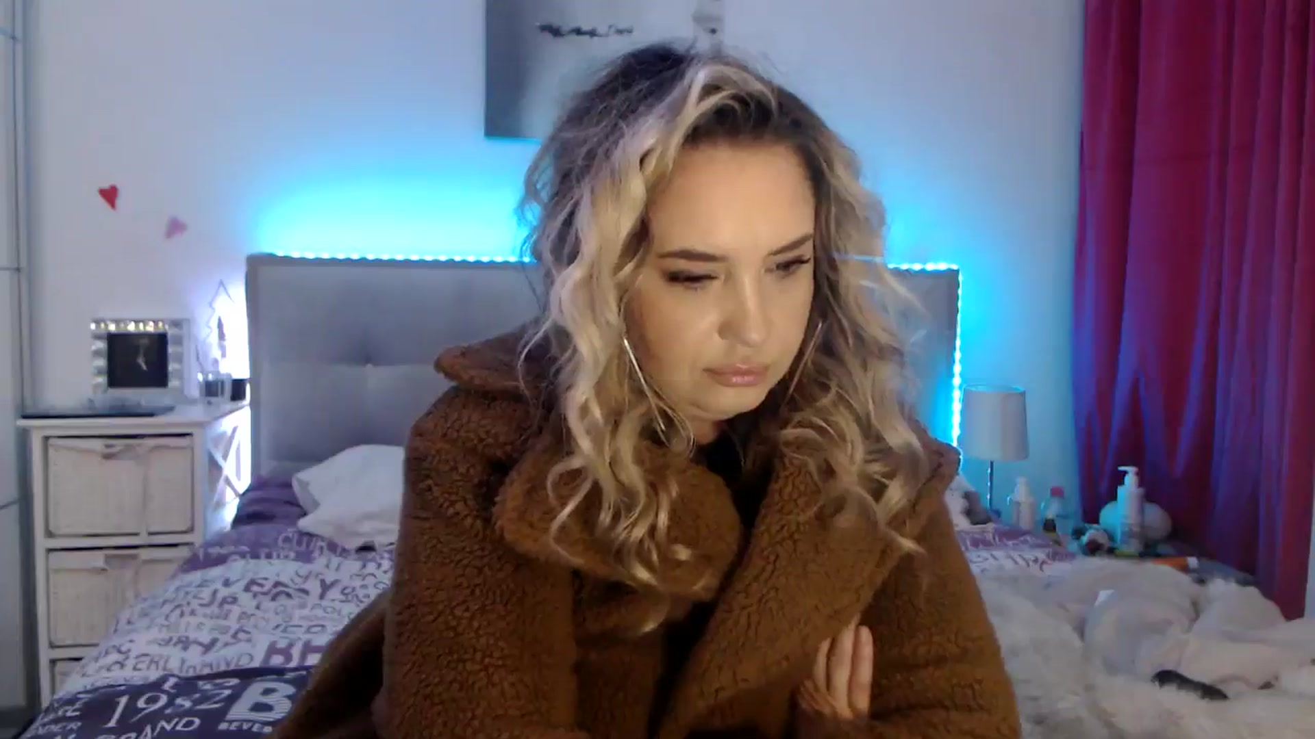 Gallery image thumbnail from CrinnaMania's myfreecams stream on, 11/07/2025, 12:11 image 18 of 20