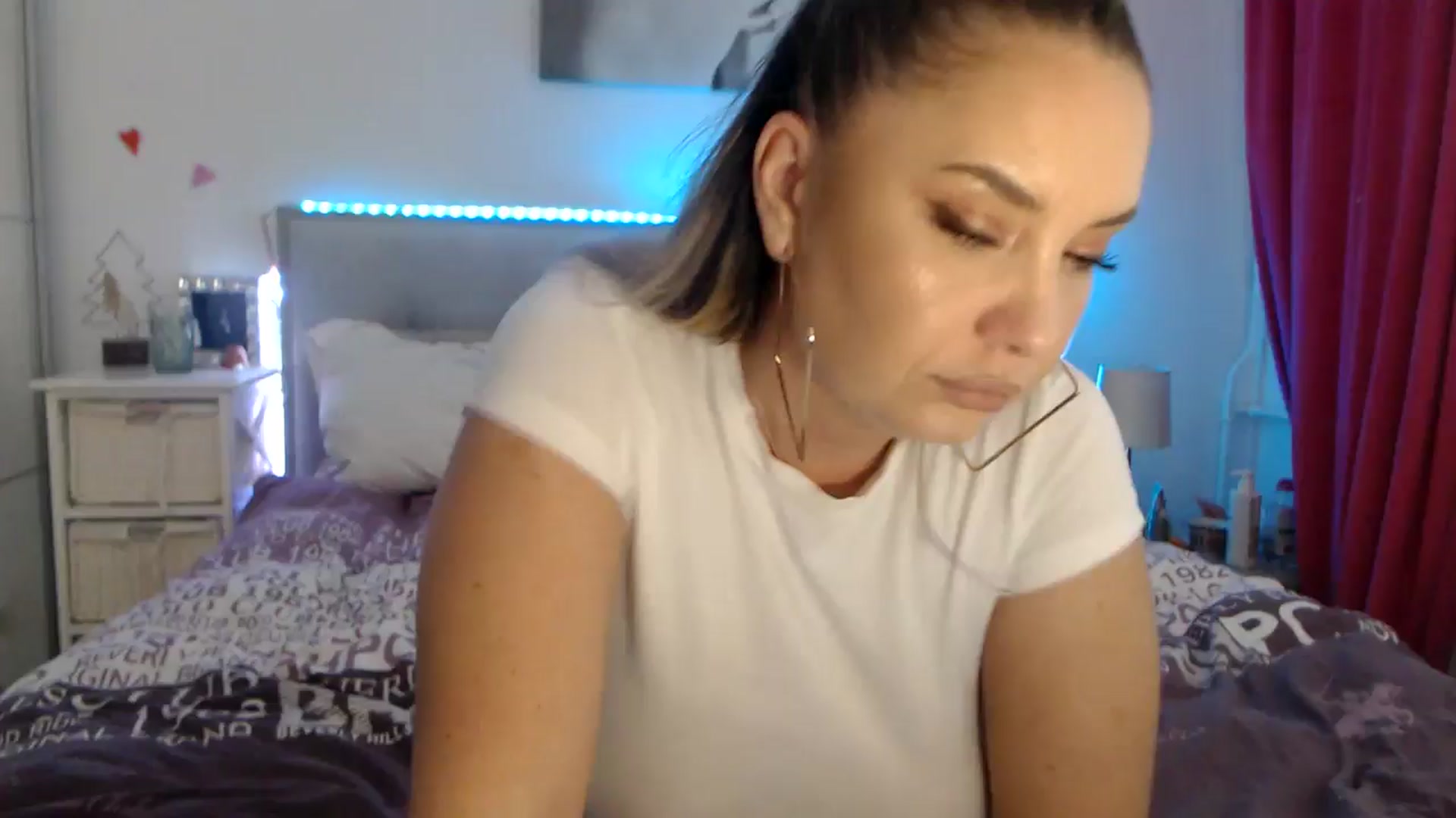 Gallery image thumbnail from CrinnaMania's myfreecams stream on, 11/20/2025, 09:47 image 15 of 20