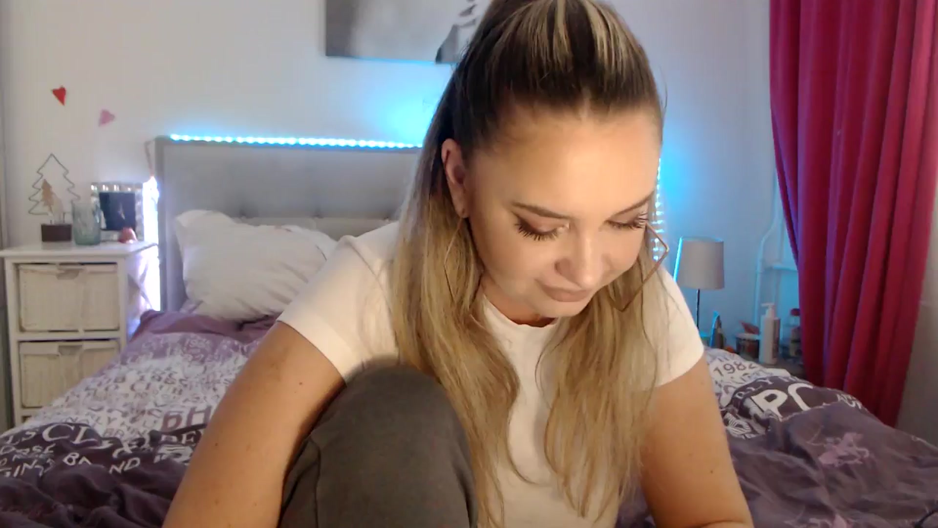 Gallery image thumbnail from CrinnaMania's myfreecams stream on, 11/20/2025, 09:47 image 1 of 20