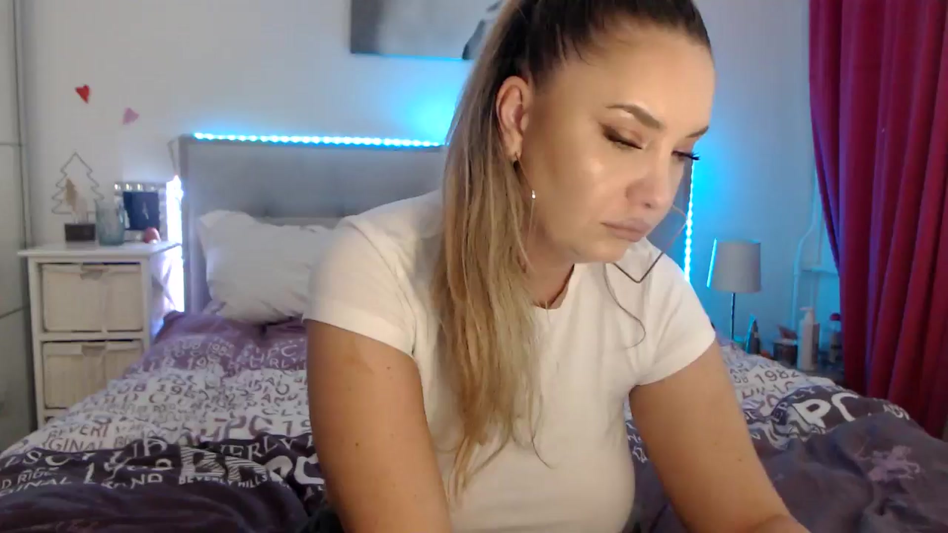 Gallery image thumbnail from CrinnaMania's myfreecams stream on, 11/20/2025, 09:47 image 20 of 20