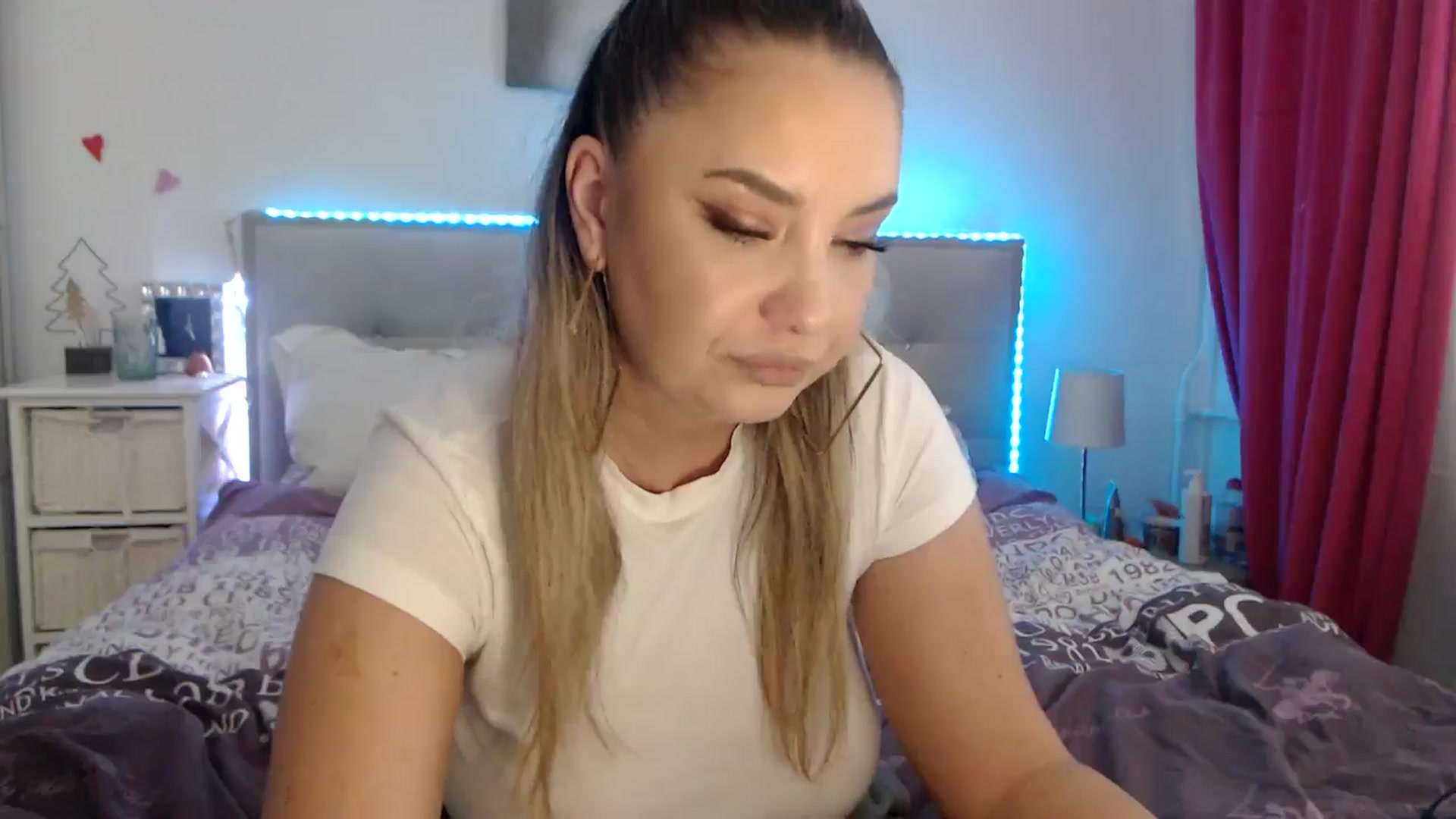 Gallery image thumbnail from CrinnaMania's myfreecams stream on, 11/20/2025, 09:47 image 4 of 20