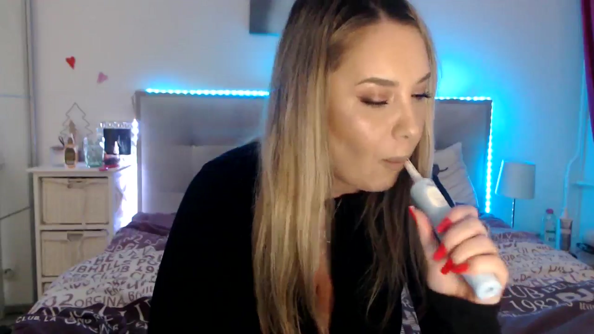 Gallery image thumbnail from CrinnaMania's myfreecams stream on, 11/24/2025, 11:24 image 3 of 20