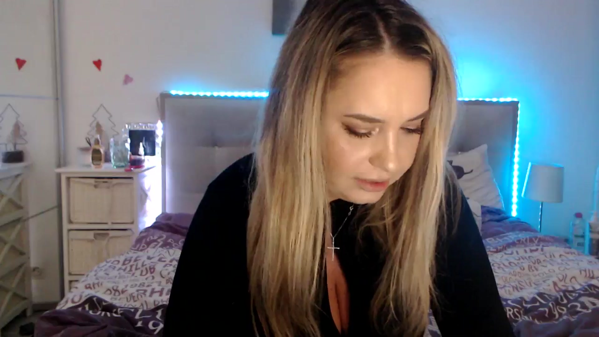 Gallery image thumbnail from CrinnaMania's myfreecams stream on, 11/24/2025, 11:24 image 6 of 20
