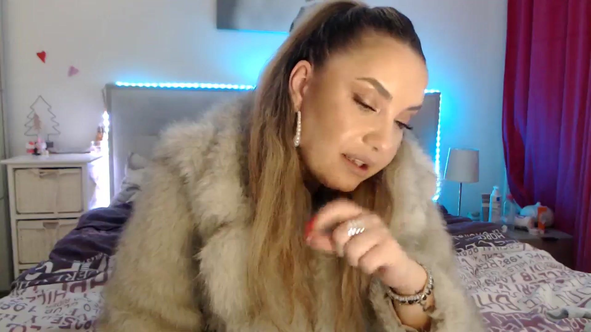 Gallery image thumbnail from CrinnaMania's myfreecams stream on, 11/28/2025, 11:37 image 4 of 20