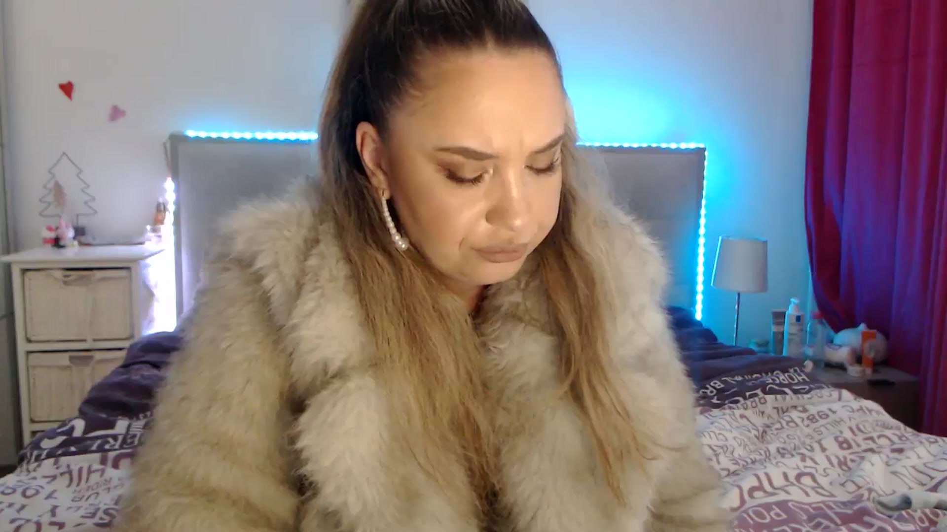 Gallery image thumbnail from CrinnaMania's myfreecams stream on, 11/28/2025, 11:37 image 5 of 20