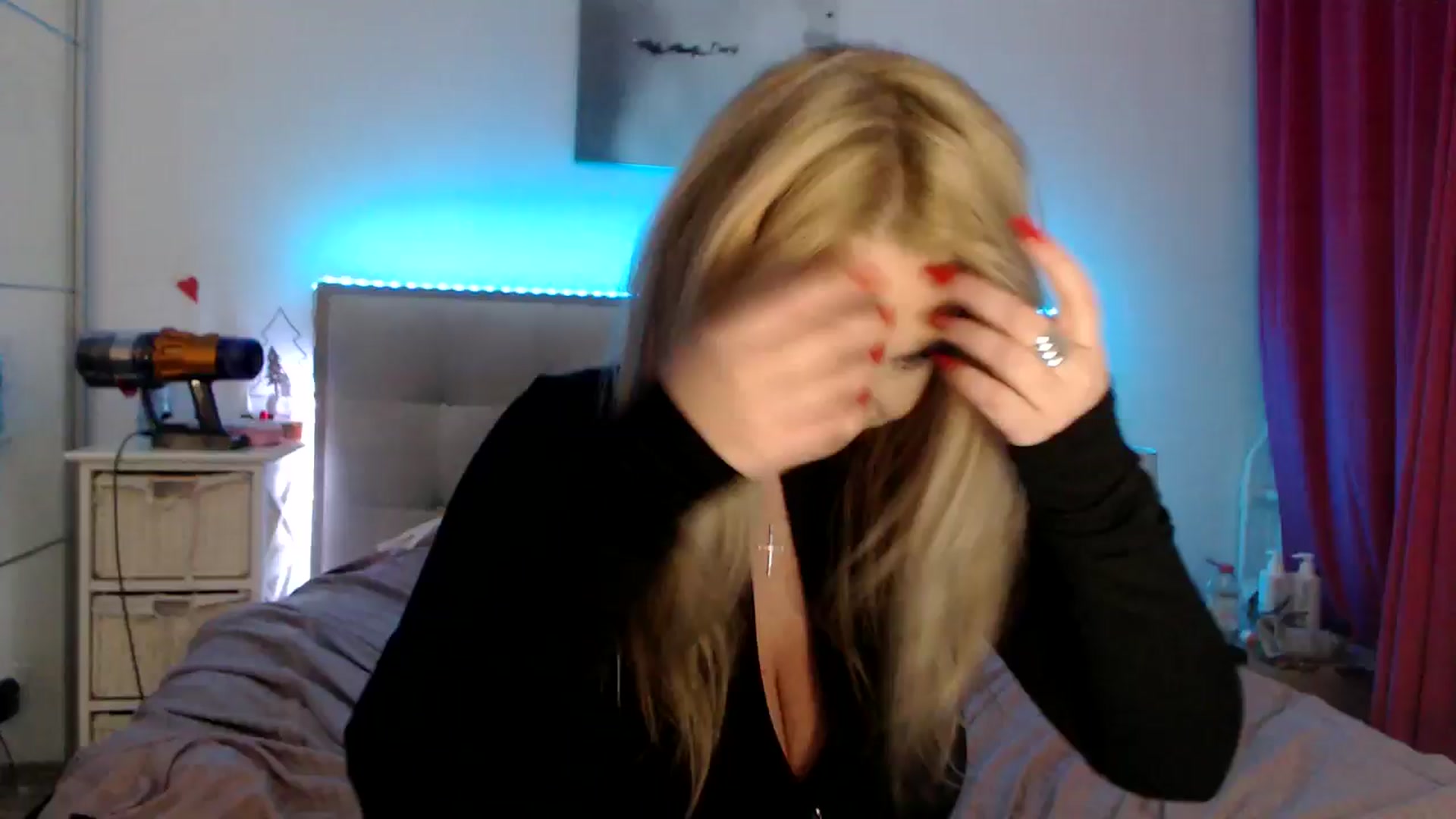 Gallery image thumbnail from CrinnaMania's myfreecams stream on, 01/06/2026, 15:12 image 17 of 20