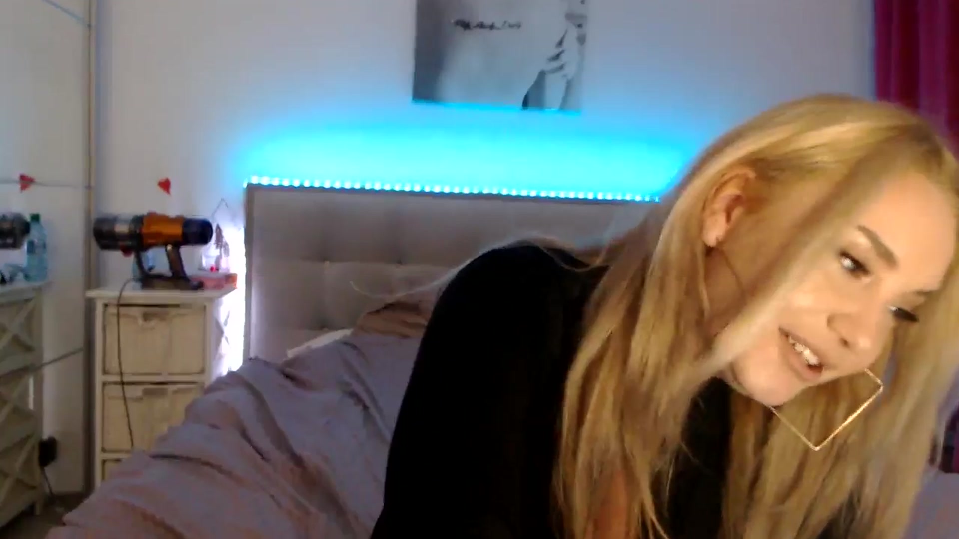 Gallery image thumbnail from CrinnaMania's myfreecams stream on, 01/06/2026, 15:12 image 6 of 20