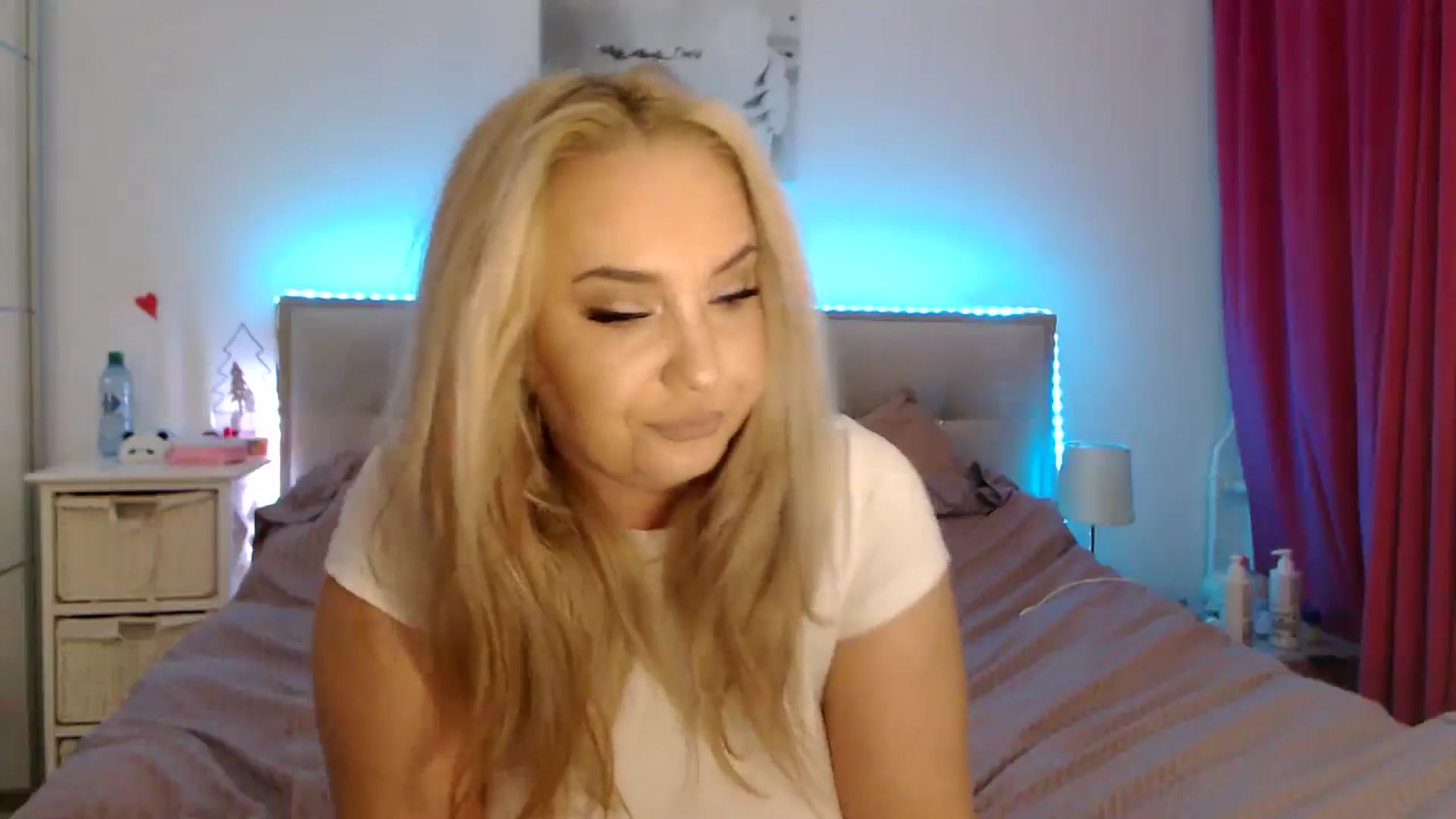 Gallery image thumbnail from CrinnaMania's myfreecams stream on, 01/07/2026, 12:06 image 6 of 20
