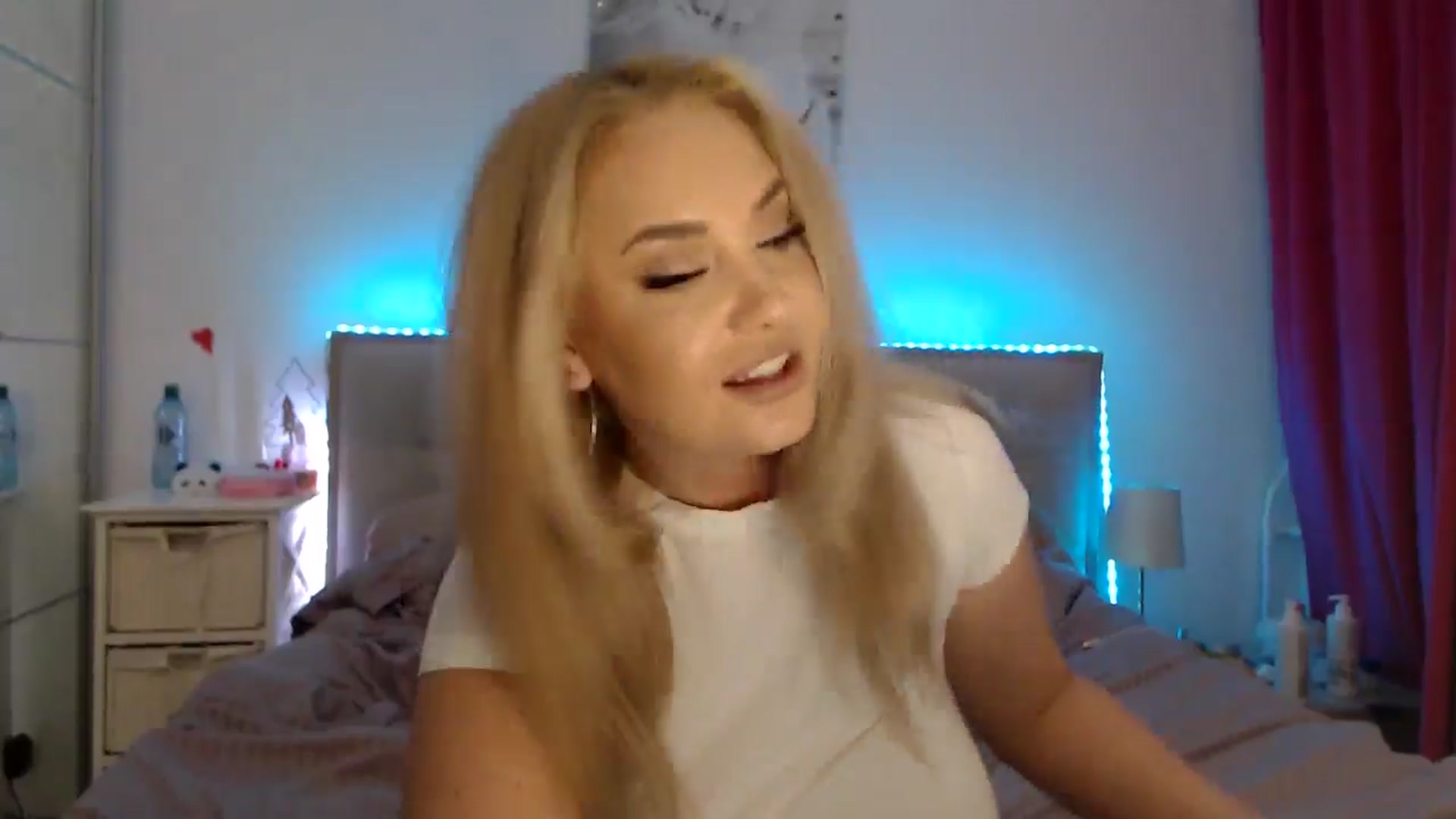 Gallery image thumbnail from CrinnaMania's myfreecams stream on, 01/07/2026, 12:06 image 17 of 20