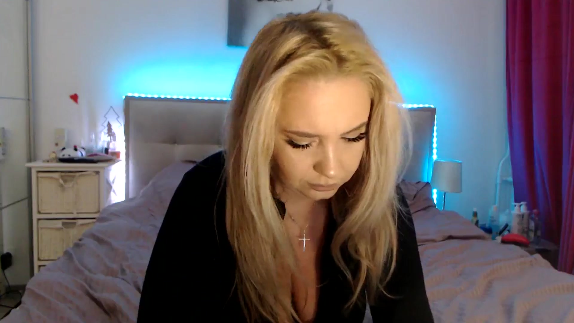 Gallery image thumbnail from CrinnaMania's myfreecams stream on, 01/08/2026, 12:04 image 4 of 20