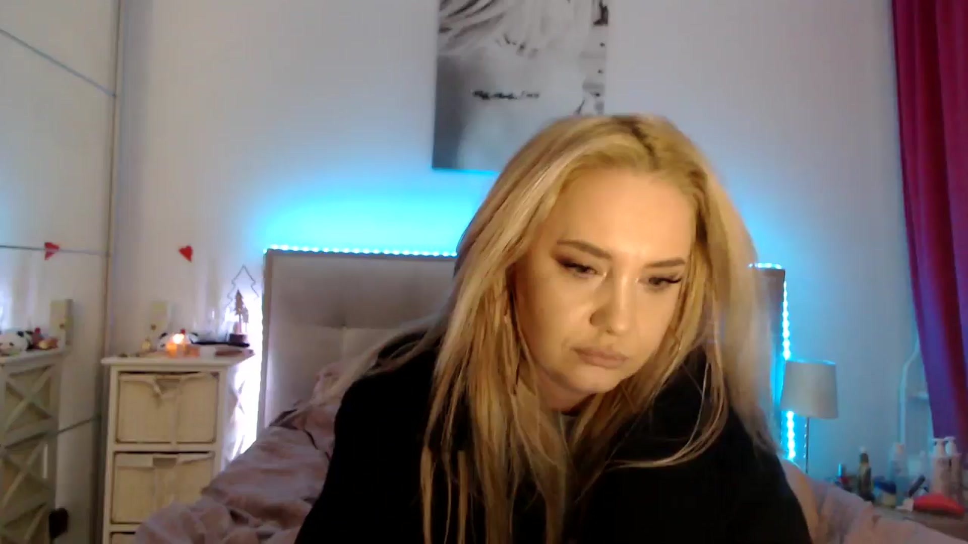 Gallery image thumbnail from CrinnaMania's myfreecams stream on, 01/08/2026, 12:04 image 17 of 20
