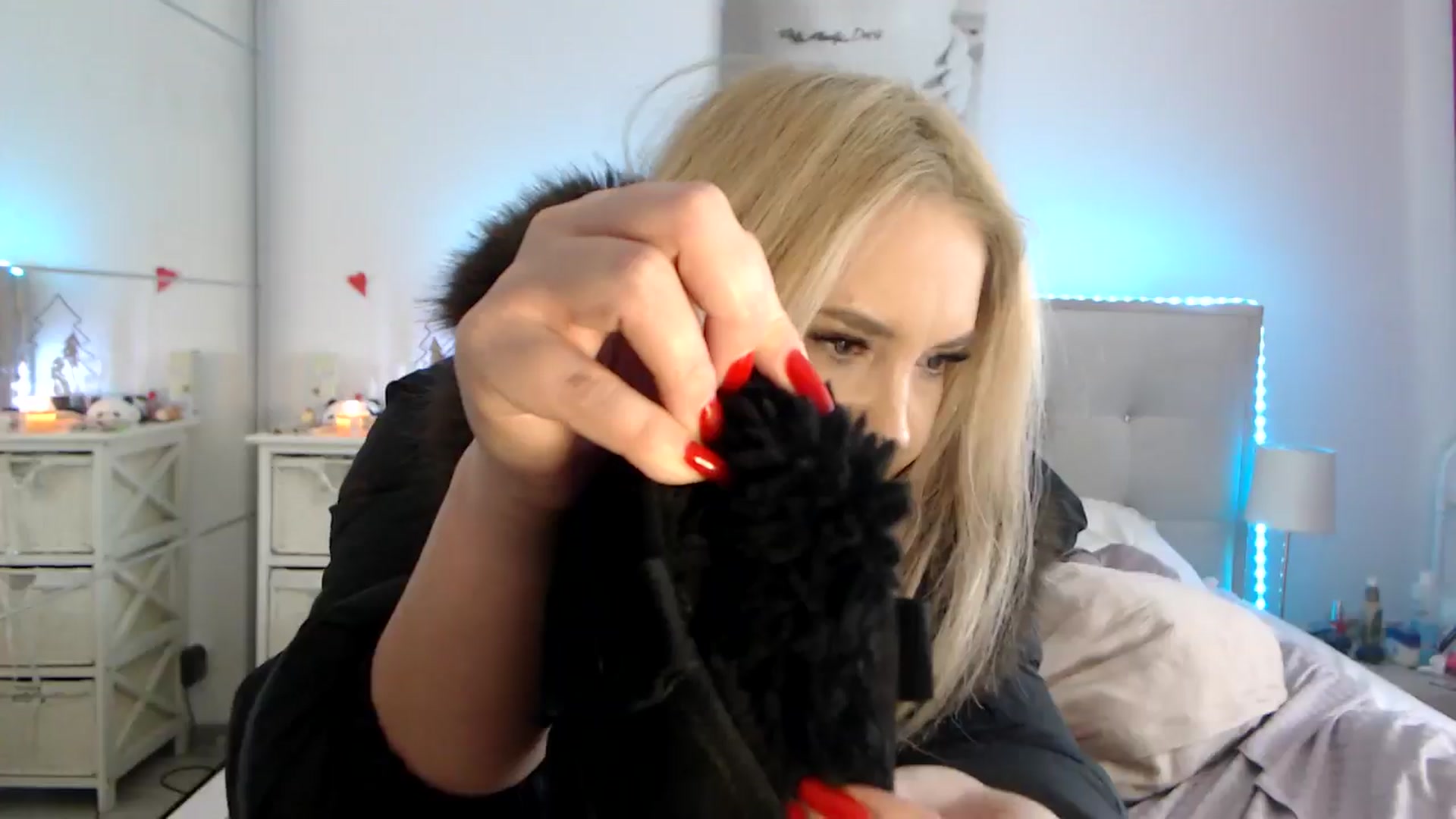 Gallery image thumbnail from CrinnaMania's myfreecams stream on, 01/08/2026, 12:30 image 13 of 20