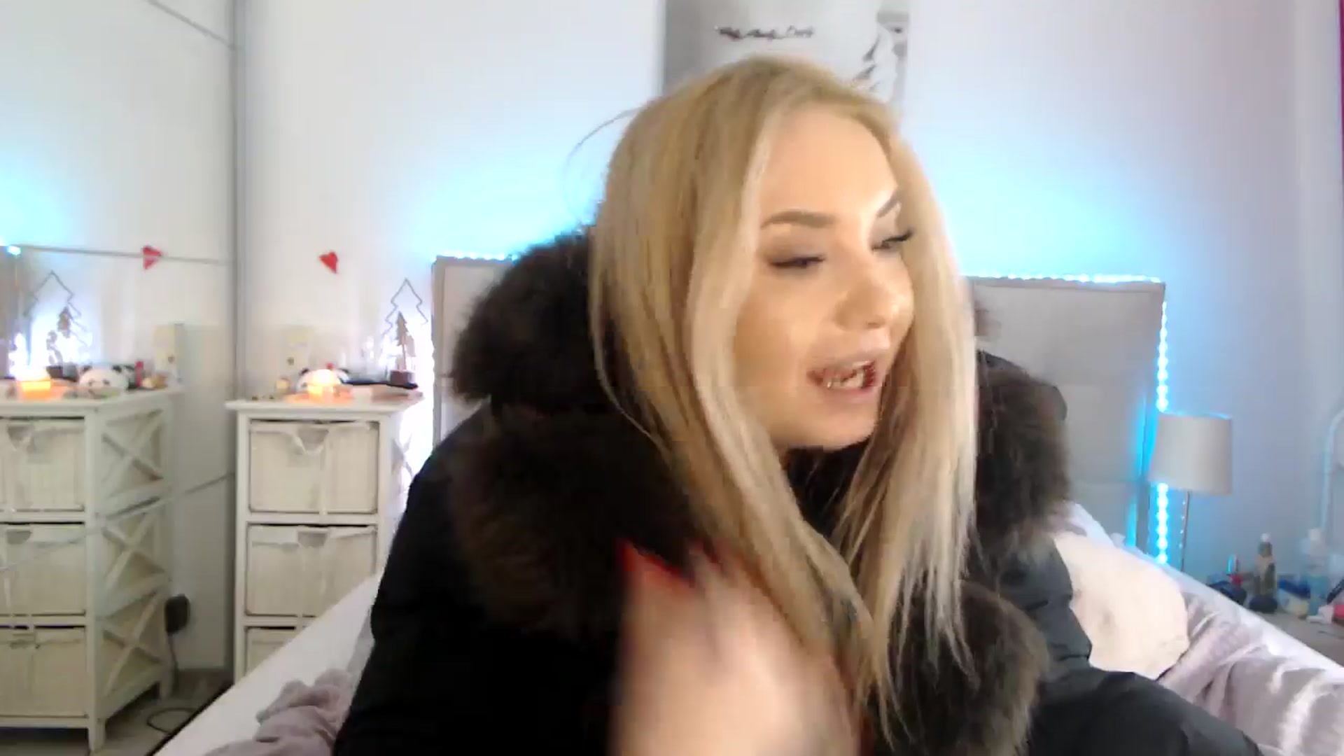 Gallery image thumbnail from CrinnaMania's myfreecams stream on, 01/08/2026, 12:30 image 10 of 20