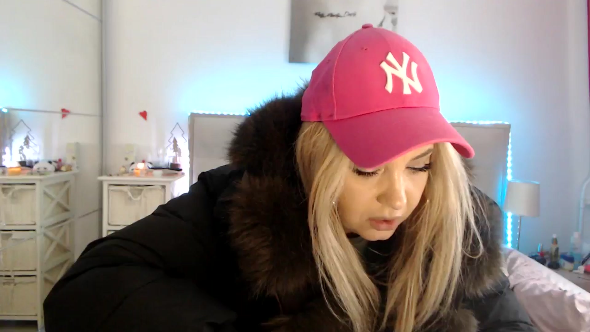 Gallery image thumbnail from CrinnaMania's myfreecams stream on, 01/08/2026, 12:30 image 3 of 20
