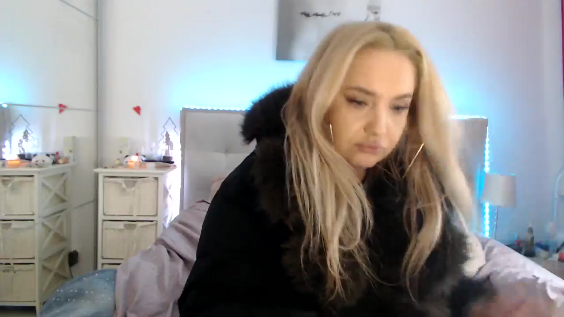 Gallery image thumbnail from CrinnaMania's myfreecams stream on, 01/08/2026, 12:30 image 2 of 20