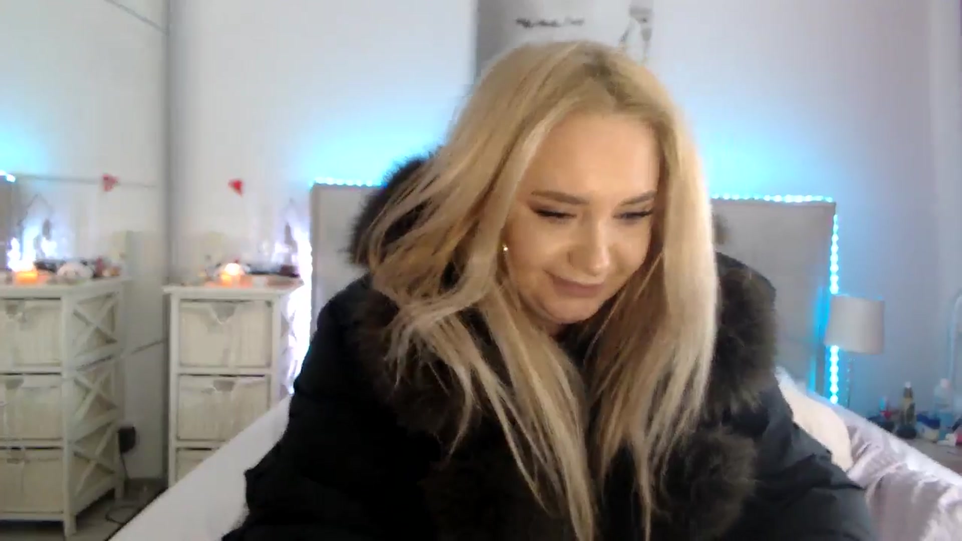 Gallery image thumbnail from CrinnaMania's myfreecams stream on, 01/08/2026, 12:30 image 15 of 20