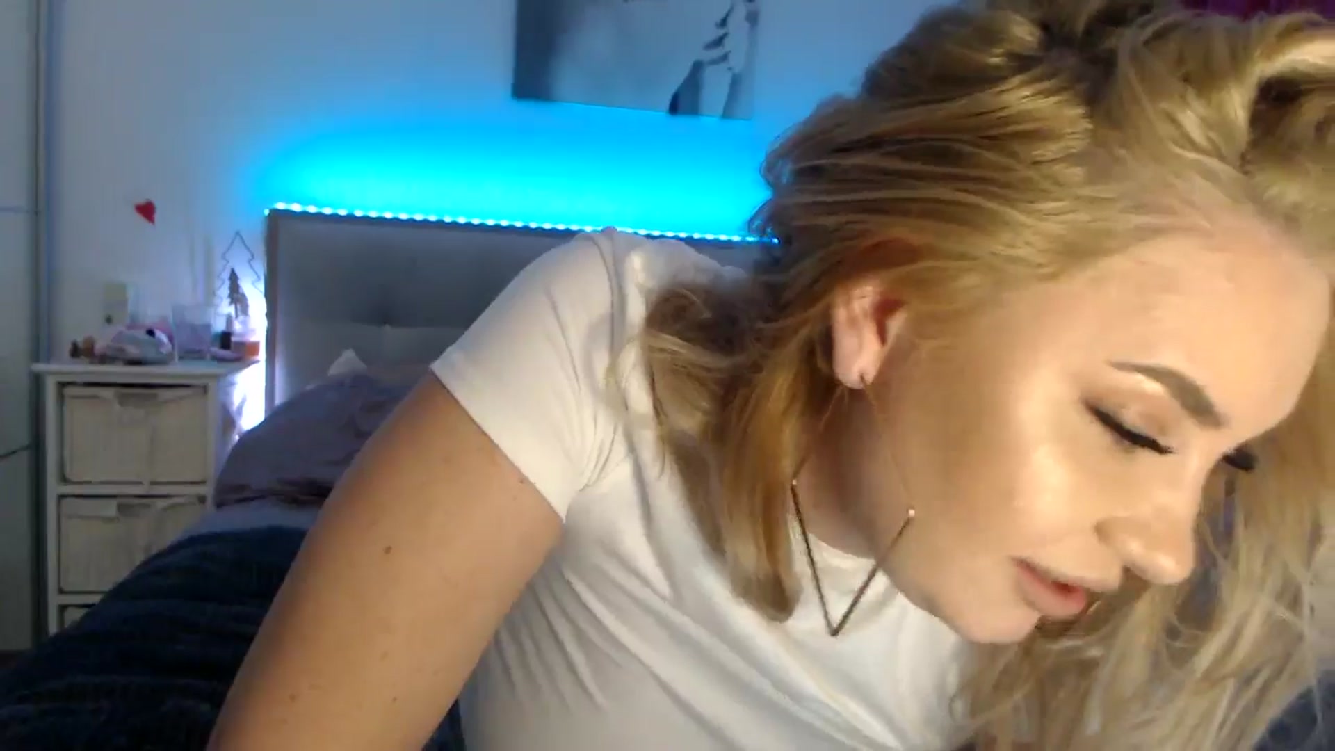 Gallery image thumbnail from CrinnaMania's myfreecams stream on, 01/12/2026, 10:05 image 9 of 20