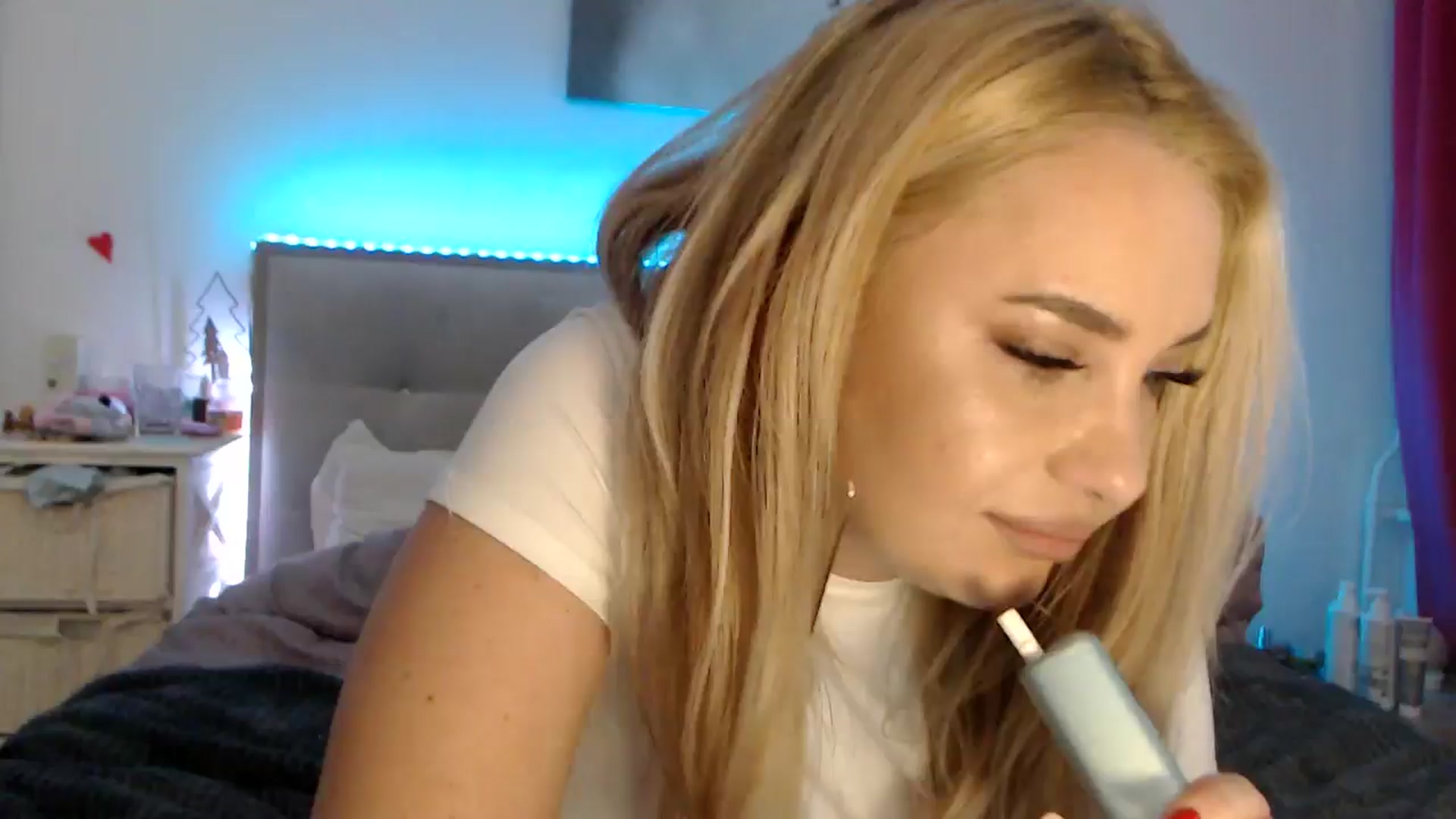 Gallery image thumbnail from CrinnaMania's myfreecams stream on, 01/12/2026, 12:37 image 1 of 20