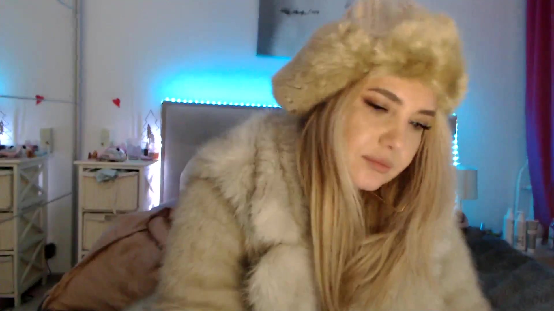Gallery image thumbnail from CrinnaMania's myfreecams stream on, 01/12/2026, 12:37 image 19 of 20