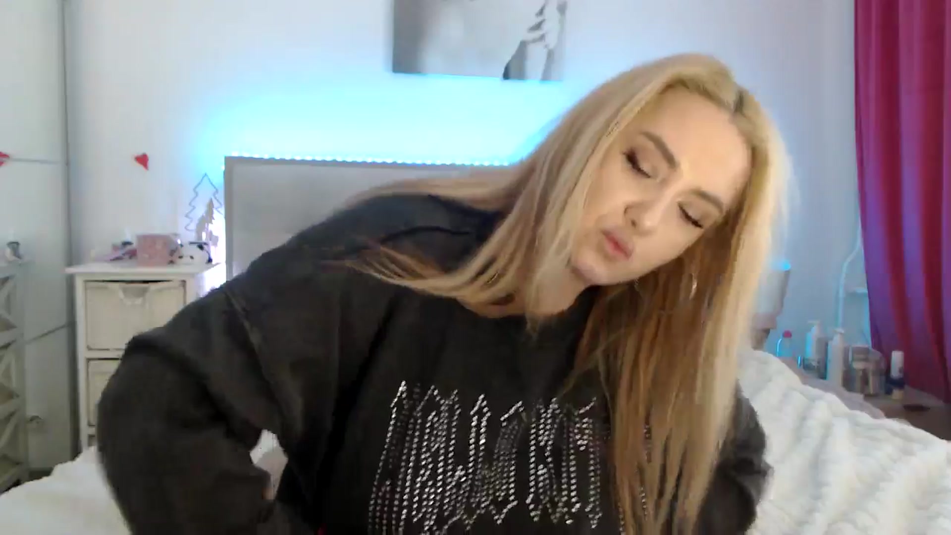 Gallery image thumbnail from CrinnaMania's myfreecams stream on, 01/20/2026, 11:01 image 19 of 20