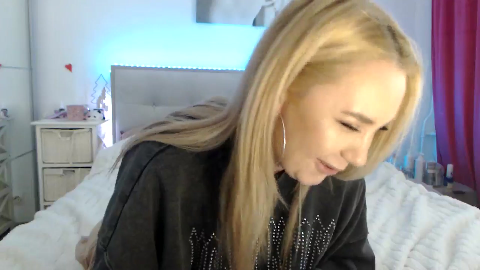 Gallery image thumbnail from CrinnaMania's myfreecams stream on, 01/20/2026, 11:01 image 11 of 20
