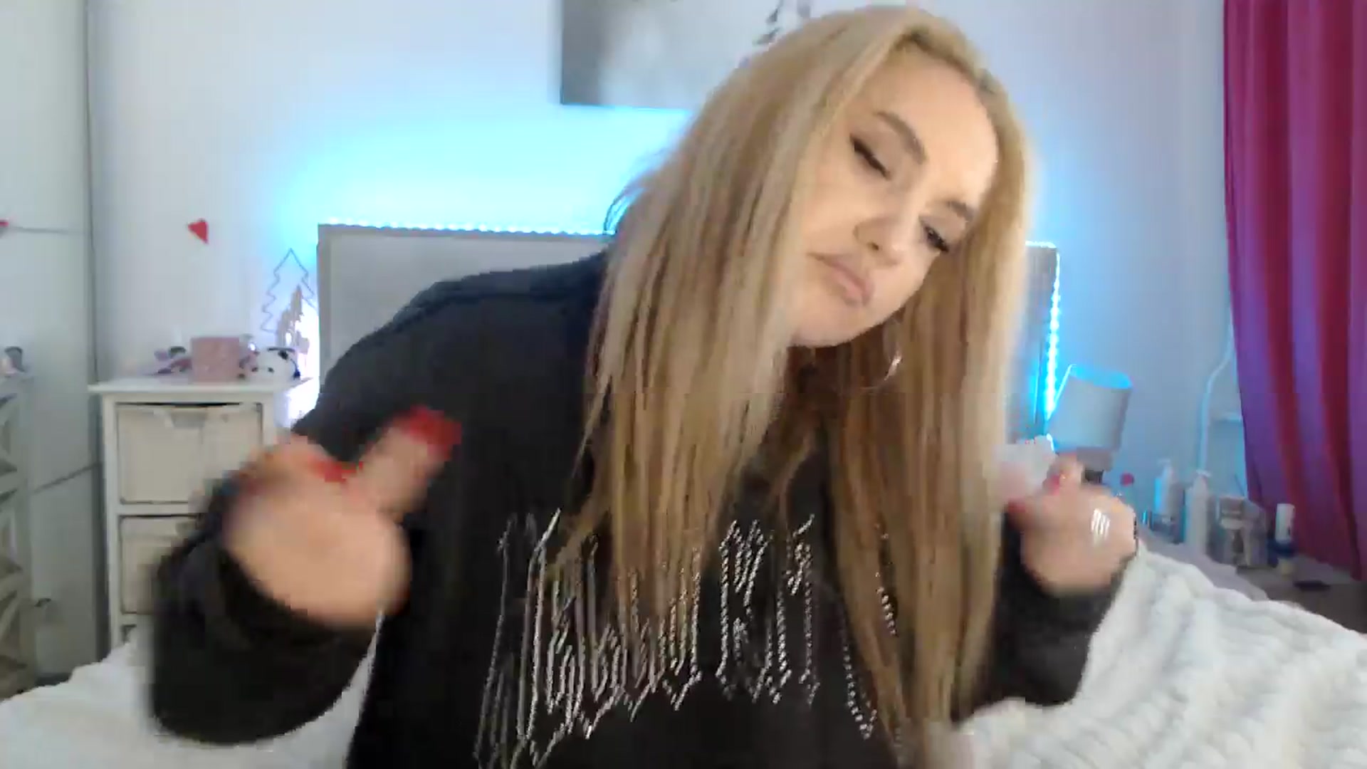 Gallery image thumbnail from CrinnaMania's myfreecams stream on, 01/20/2026, 11:01 image 18 of 20