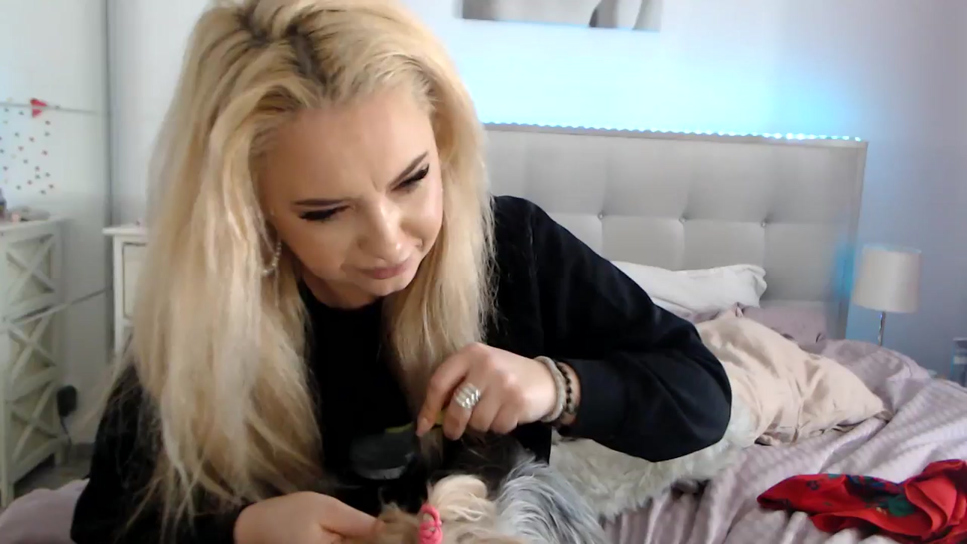 Gallery image thumbnail from CrinnaMania's myfreecams stream on, 02/25/2026, 12:32 image 17 of 20