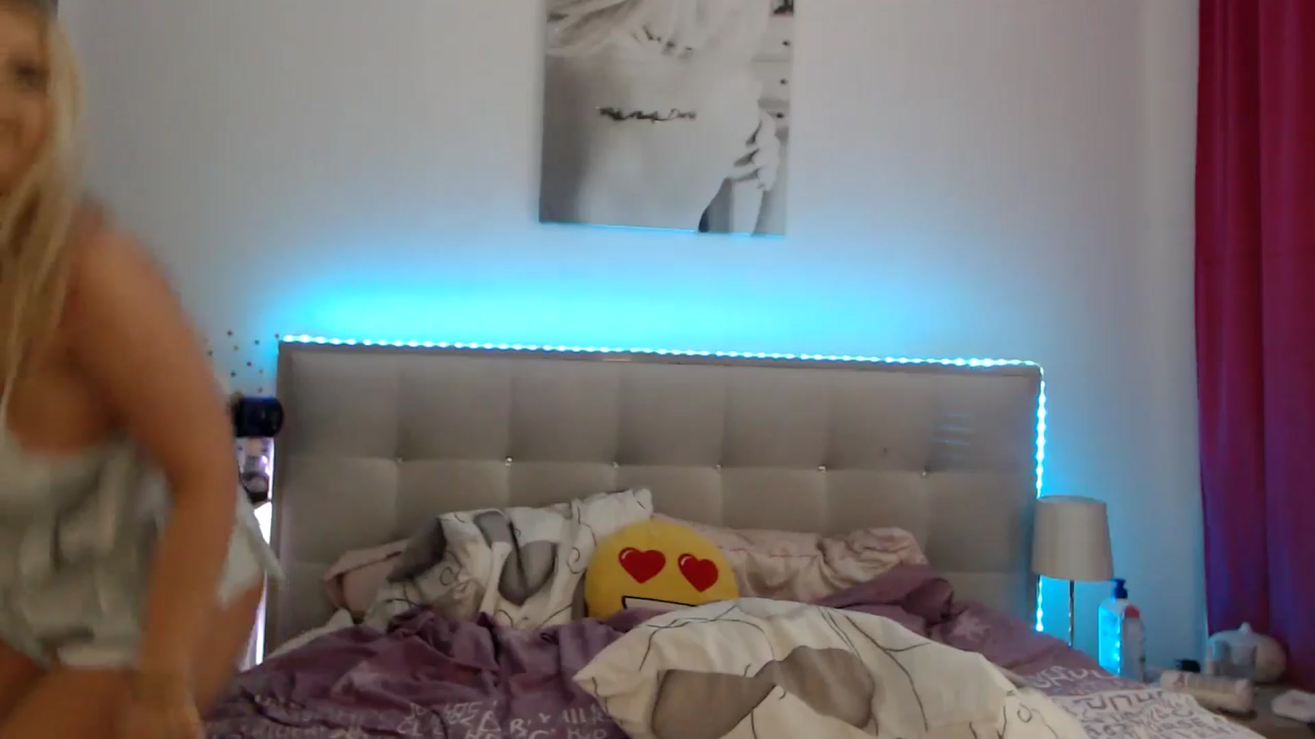 Gallery image thumbnail from CrinnaMania's myfreecams stream on, 05/04/2026, 11:13 image 16 of 20