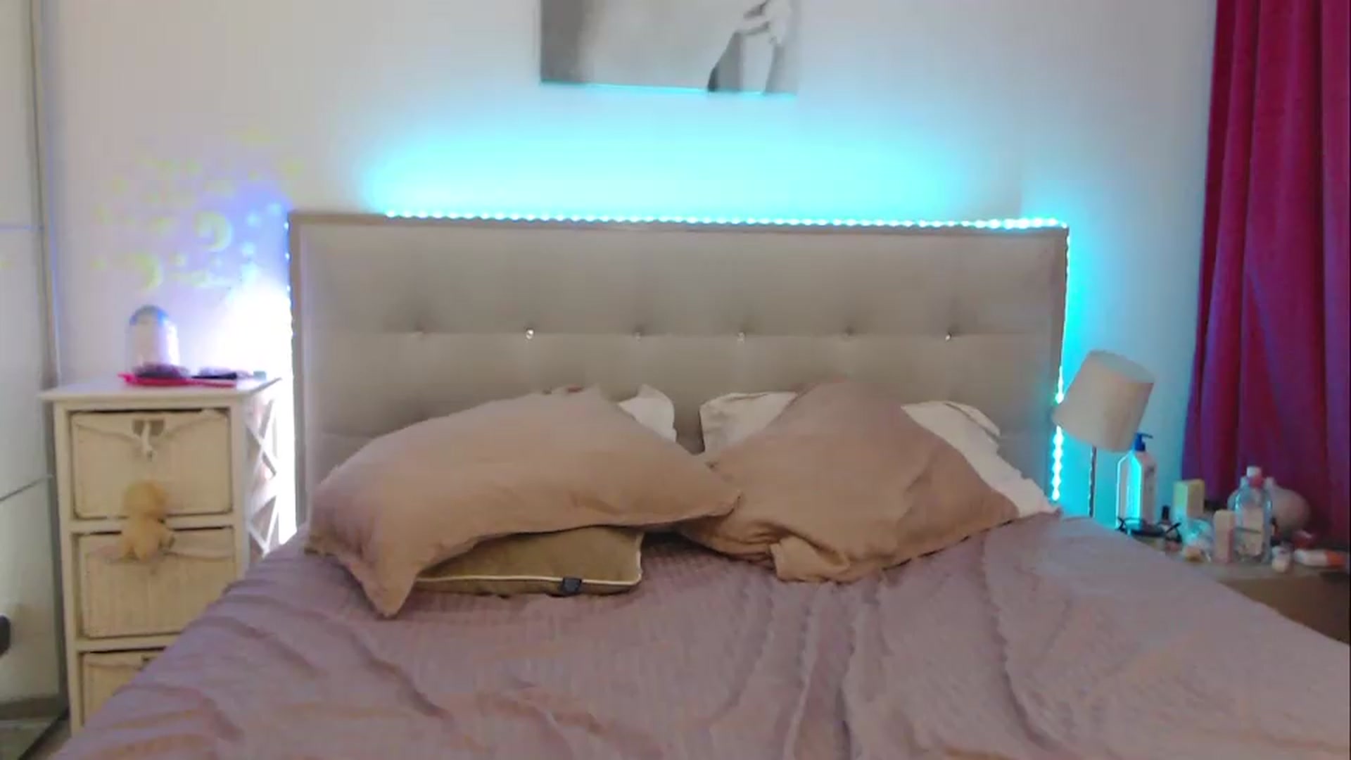 Gallery image thumbnail from CrinnaMania's myfreecams stream on, 08/10/2026, 12:18 image 18 of 20
