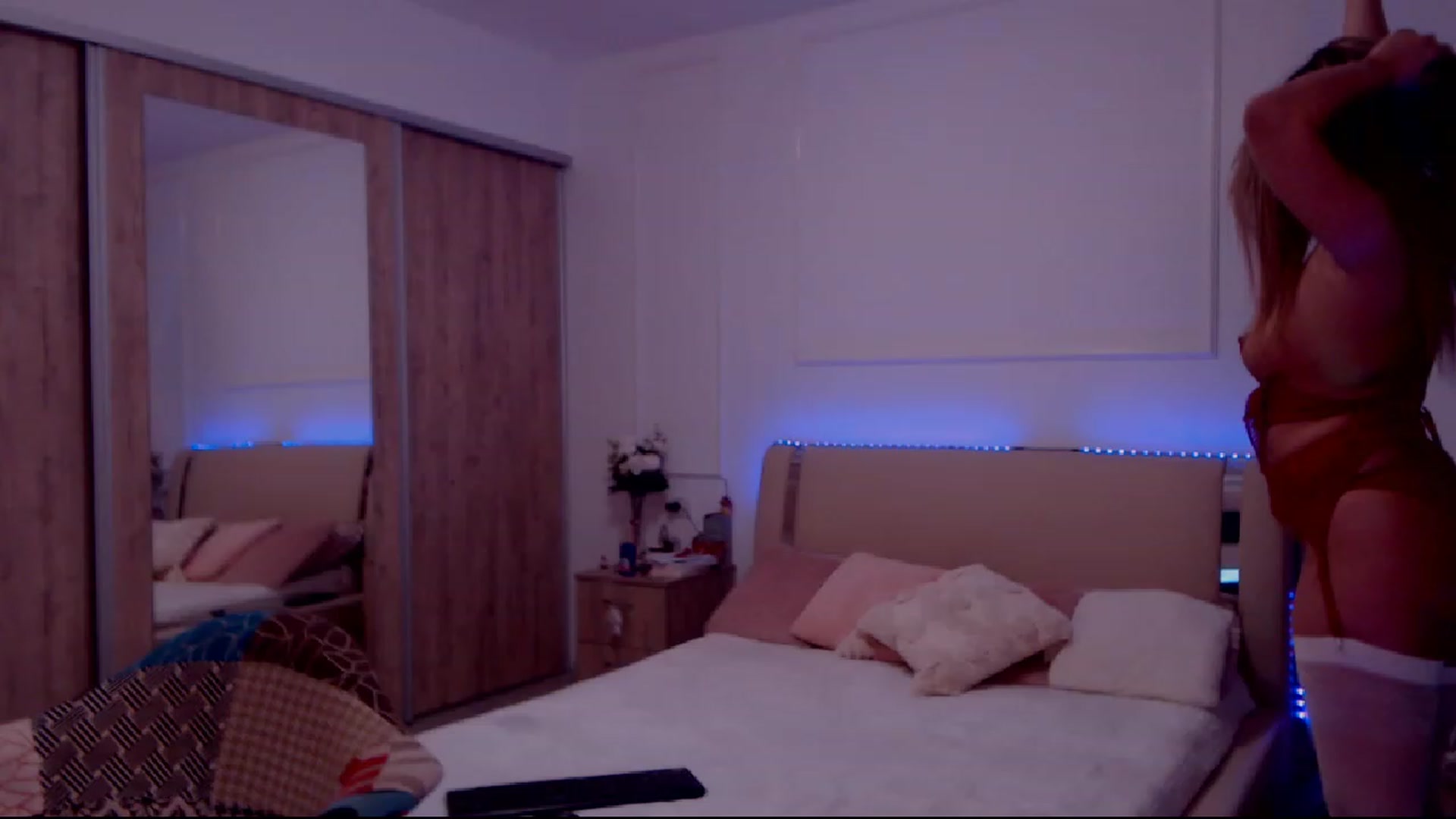 Gallery image thumbnail from Cris_Doll's myfreecams stream on, 12/06/2022, 04:53 image 11 of 20