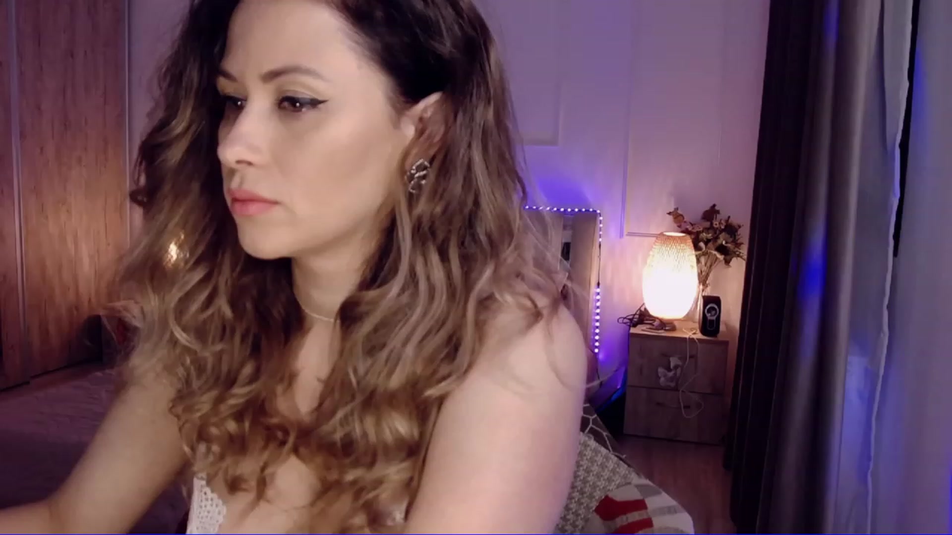 Gallery image thumbnail from Cris_Doll's myfreecams stream on, 01/31/2023, 04:17 image 11 of 20
