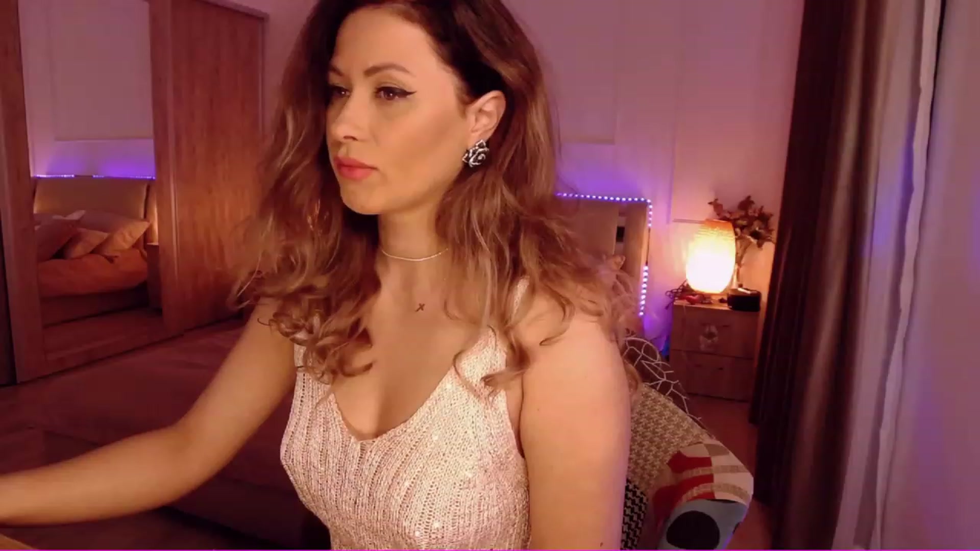 Gallery image thumbnail from Cris_Doll's myfreecams stream on, 02/05/2023, 01:16 image 16 of 20