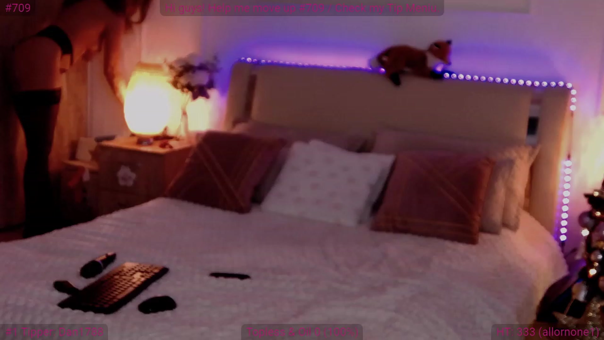 Gallery image thumbnail from Cris_Doll's myfreecams stream on, 12/22/2023, 05:32 image 14 of 20