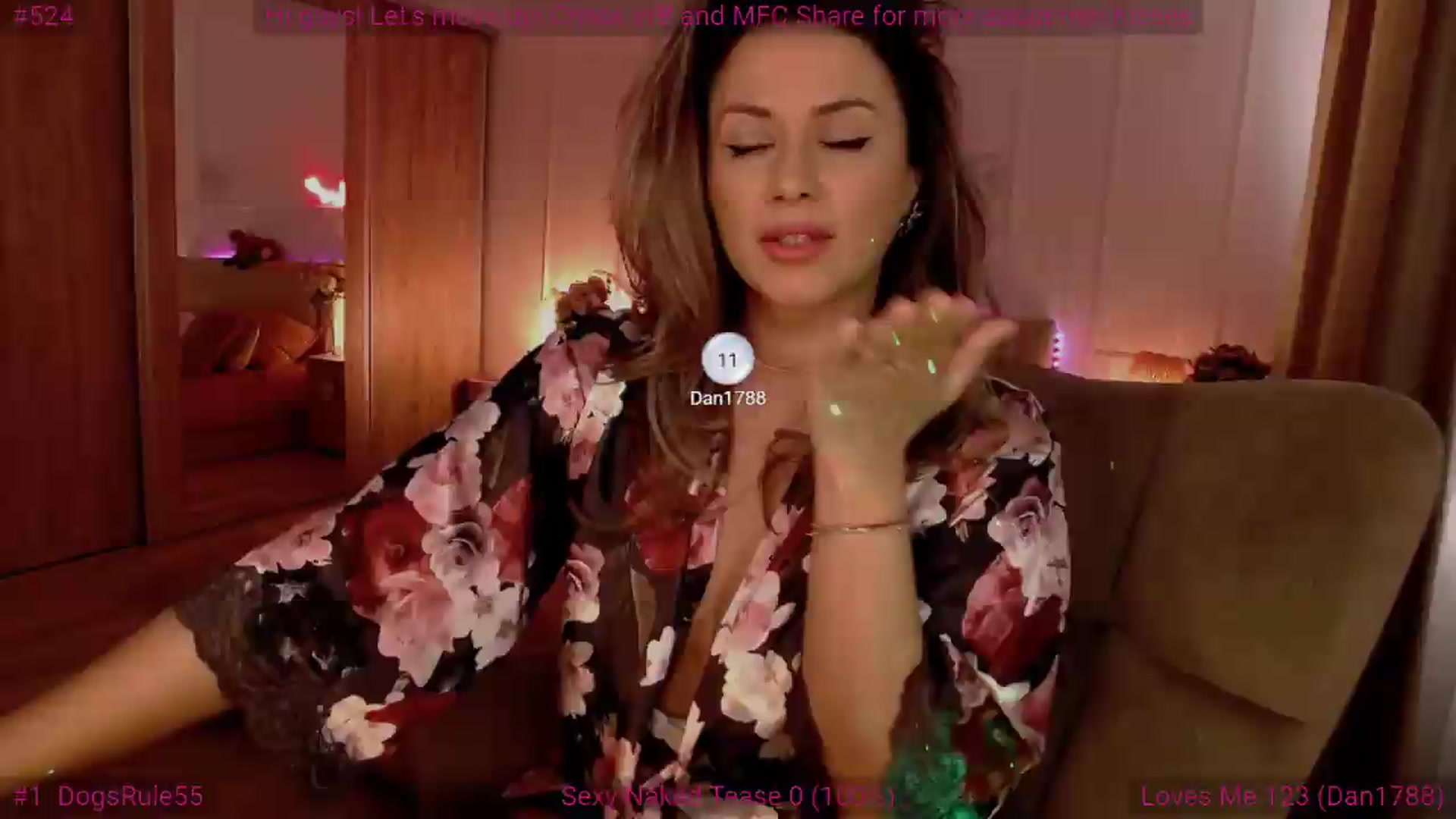 Gallery image thumbnail from Cris_Doll's myfreecams stream on, 06/20/2026, 05:16 image 4 of 20