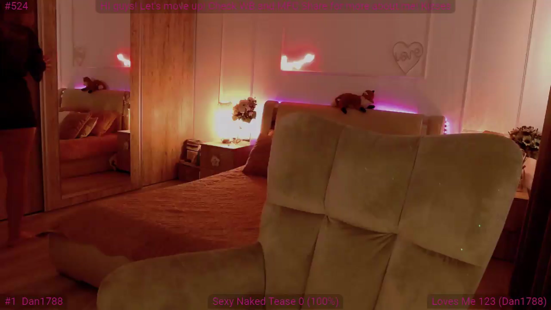 Gallery image thumbnail from Cris_Doll's myfreecams stream on, 08/20/2026, 05:35 image 1 of 20