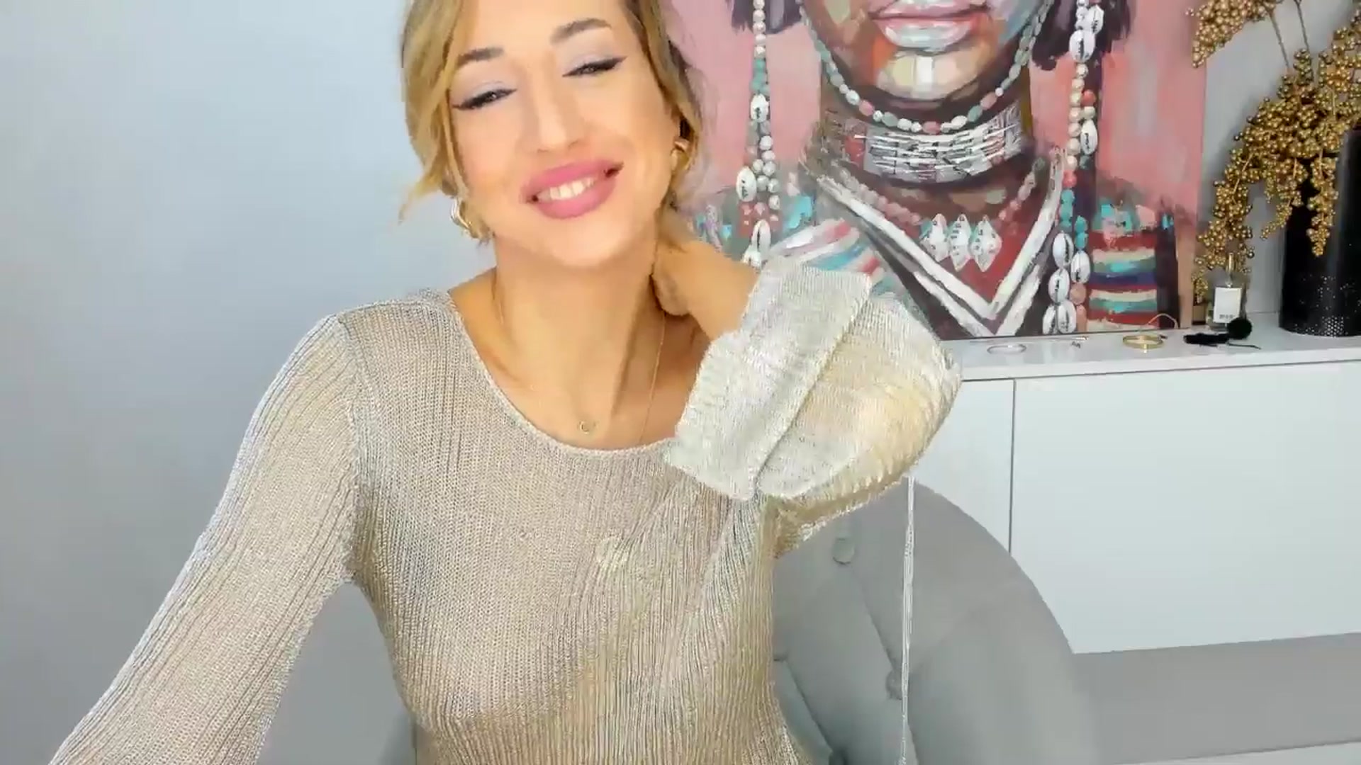 Gallery image thumbnail from CrissMiss's myfreecams stream on, 01/01/2025, 09:40 image 13 of 20